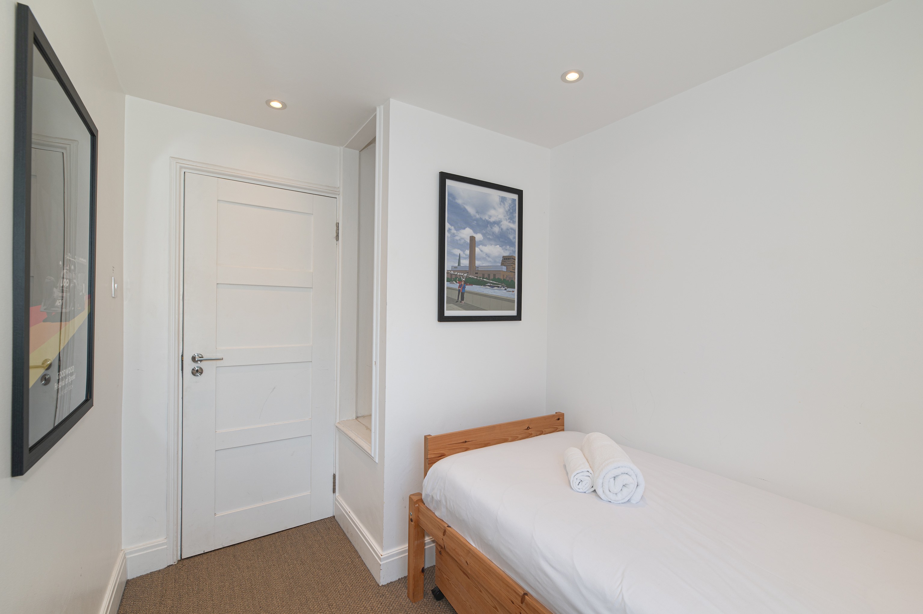 Beautiful Home in South Bank - Pass the Keys in 1, Groome House, 16 Black Prince Rd, SE11 6HY - Property image 16 - VivreStays
