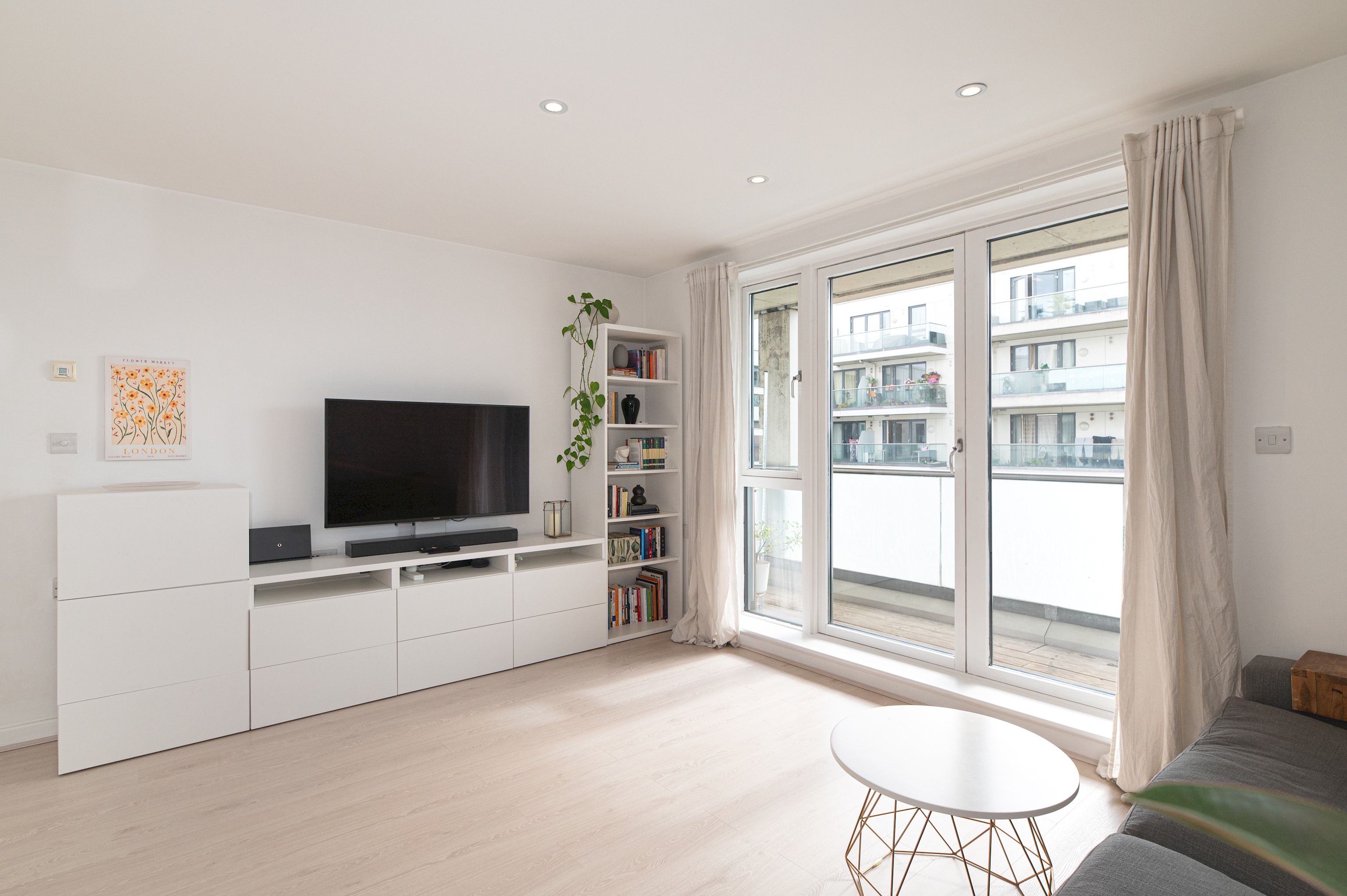 Modern London Home in South west London - Pass the Keys serviced apartment - UK - VivreStays