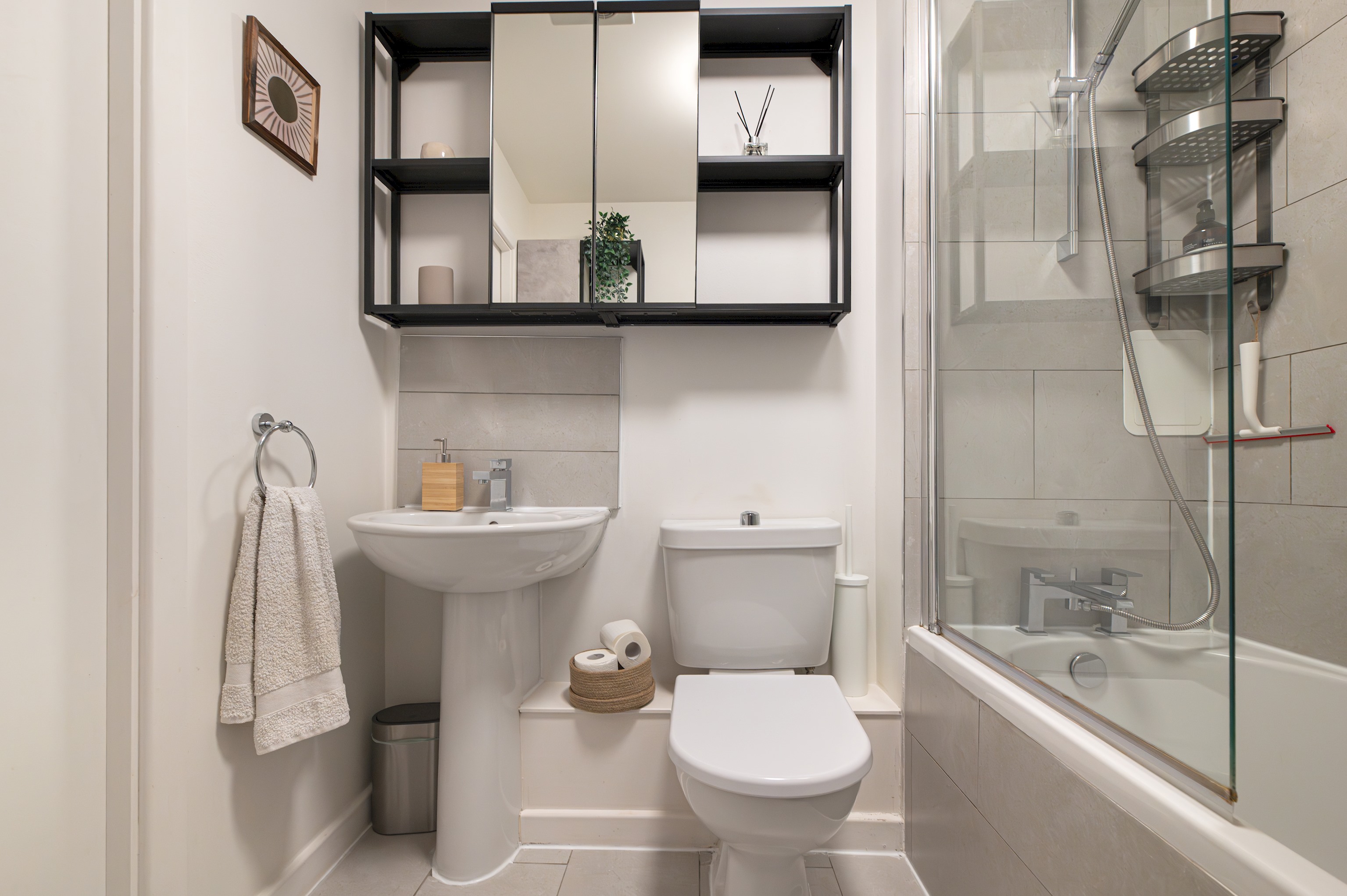 Modern London Home in South west London - Pass the Keys in Flat 16 Jersey Court, Dairy Close SW6 4HB - Property image 27 - VivreStays