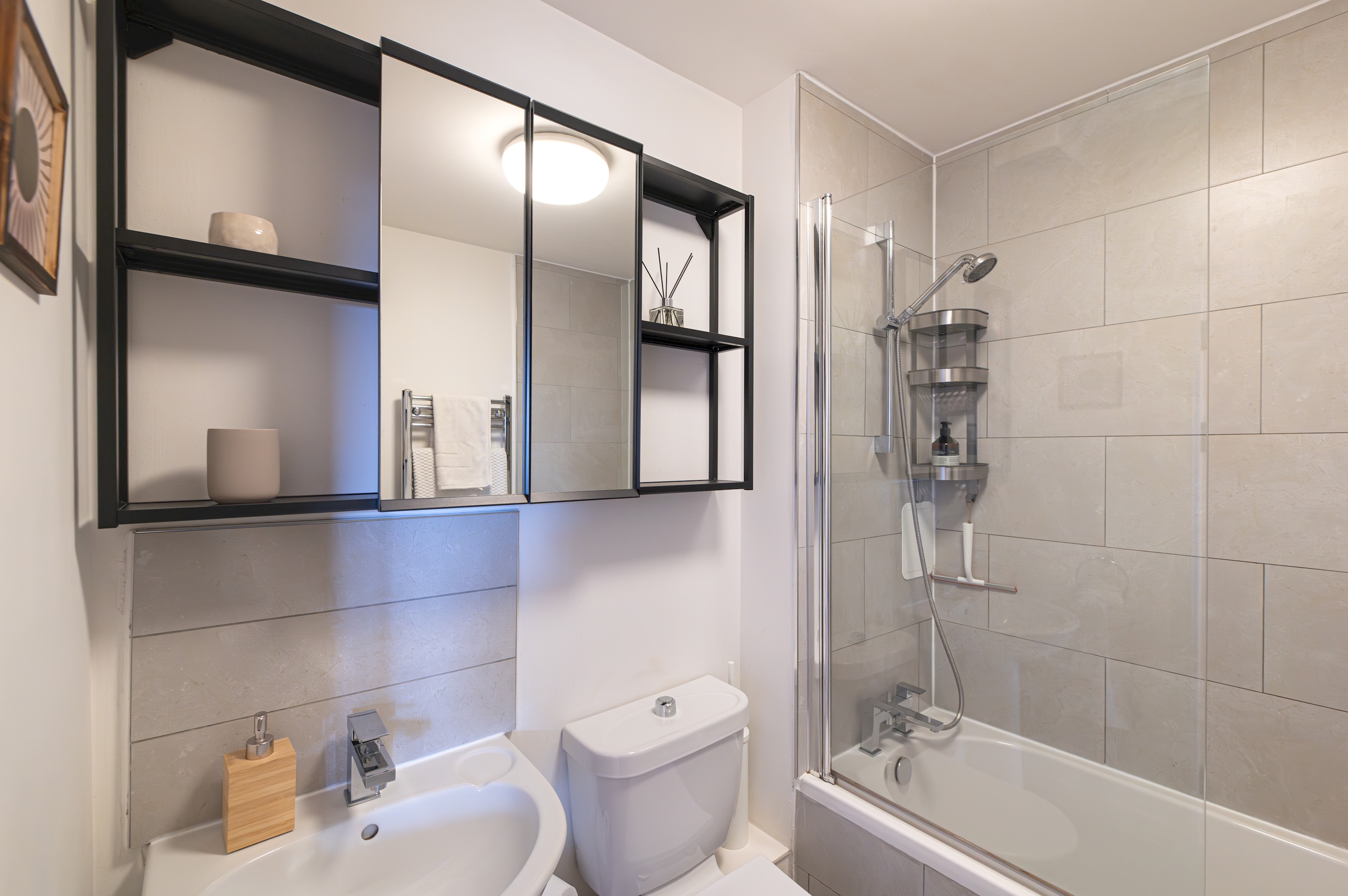 Modern London Home in South west London - Pass the Keys in Flat 16 Jersey Court, Dairy Close SW6 4HB - Property image 29 - VivreStays