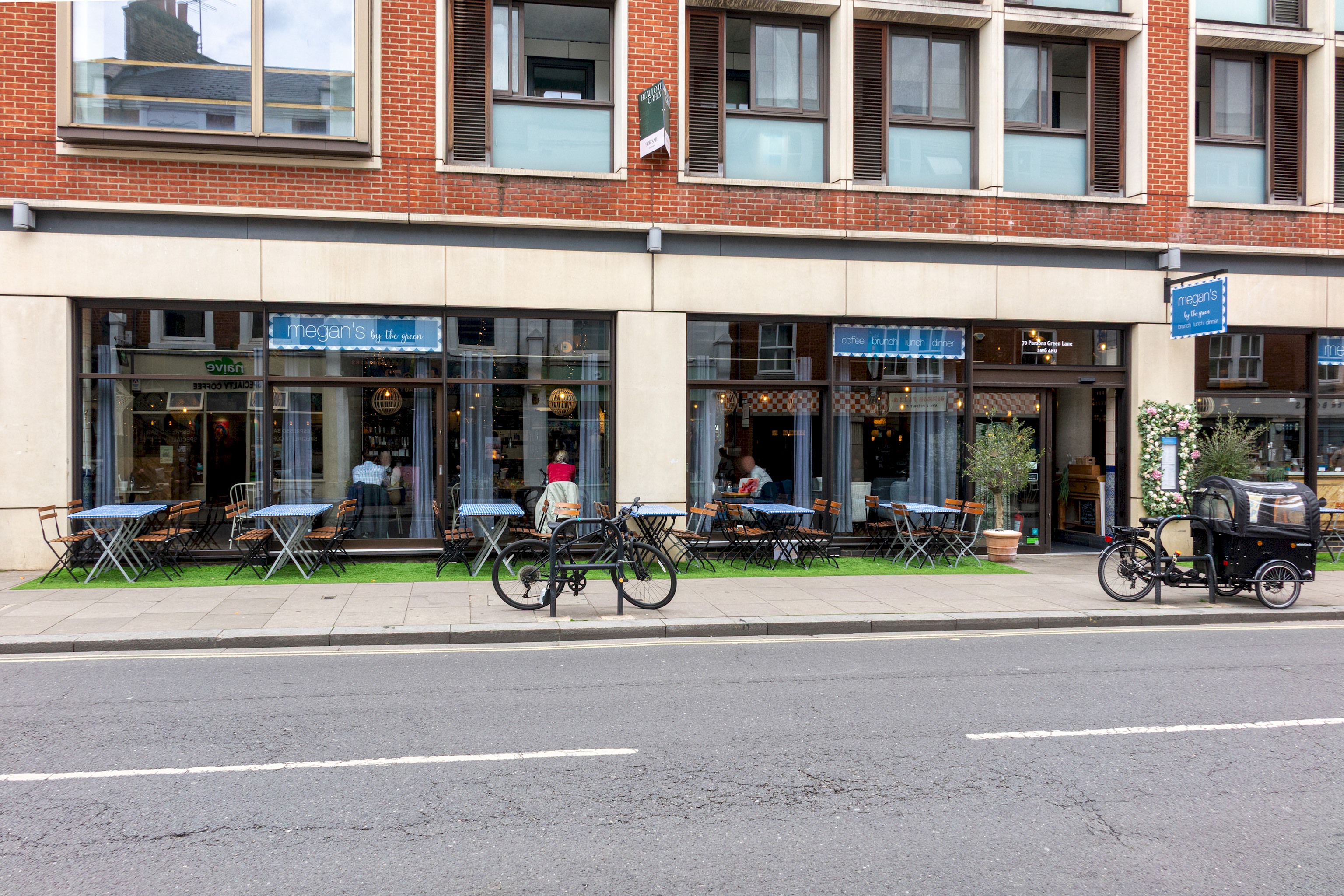 Modern London Home in South west London - Pass the Keys in Flat 16 Jersey Court, Dairy Close SW6 4HB - Property image 42 - VivreStays
