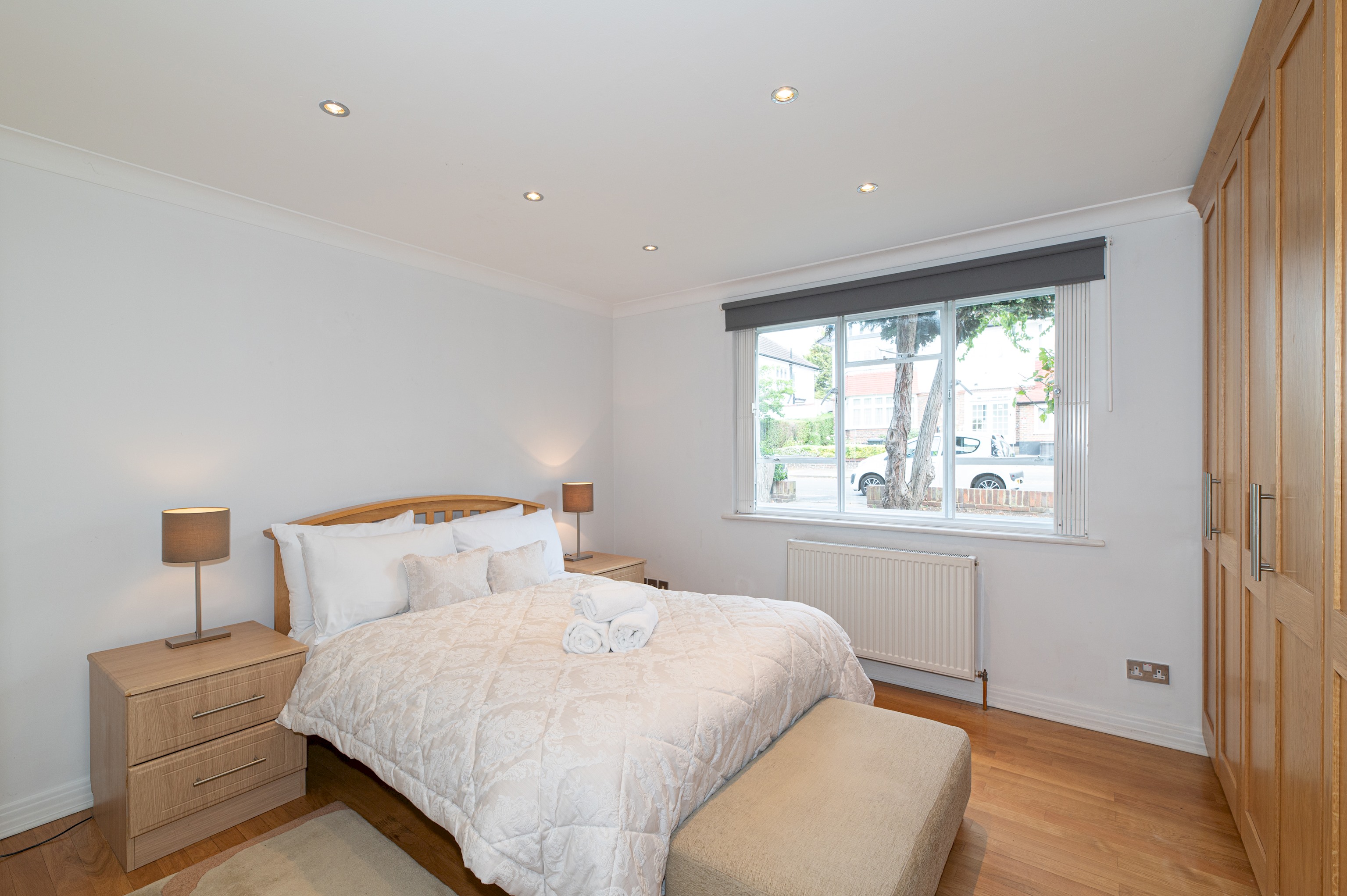 View Spacious 2BR Ealing Flat w Garden - Pass the Keys in 2 Audley Court, W5 3EU Spacious 2BR Ealing Flat w Garden - Pass the Keys in 2 Audley Court, W5 3EU - Property image 3 - VivreStays