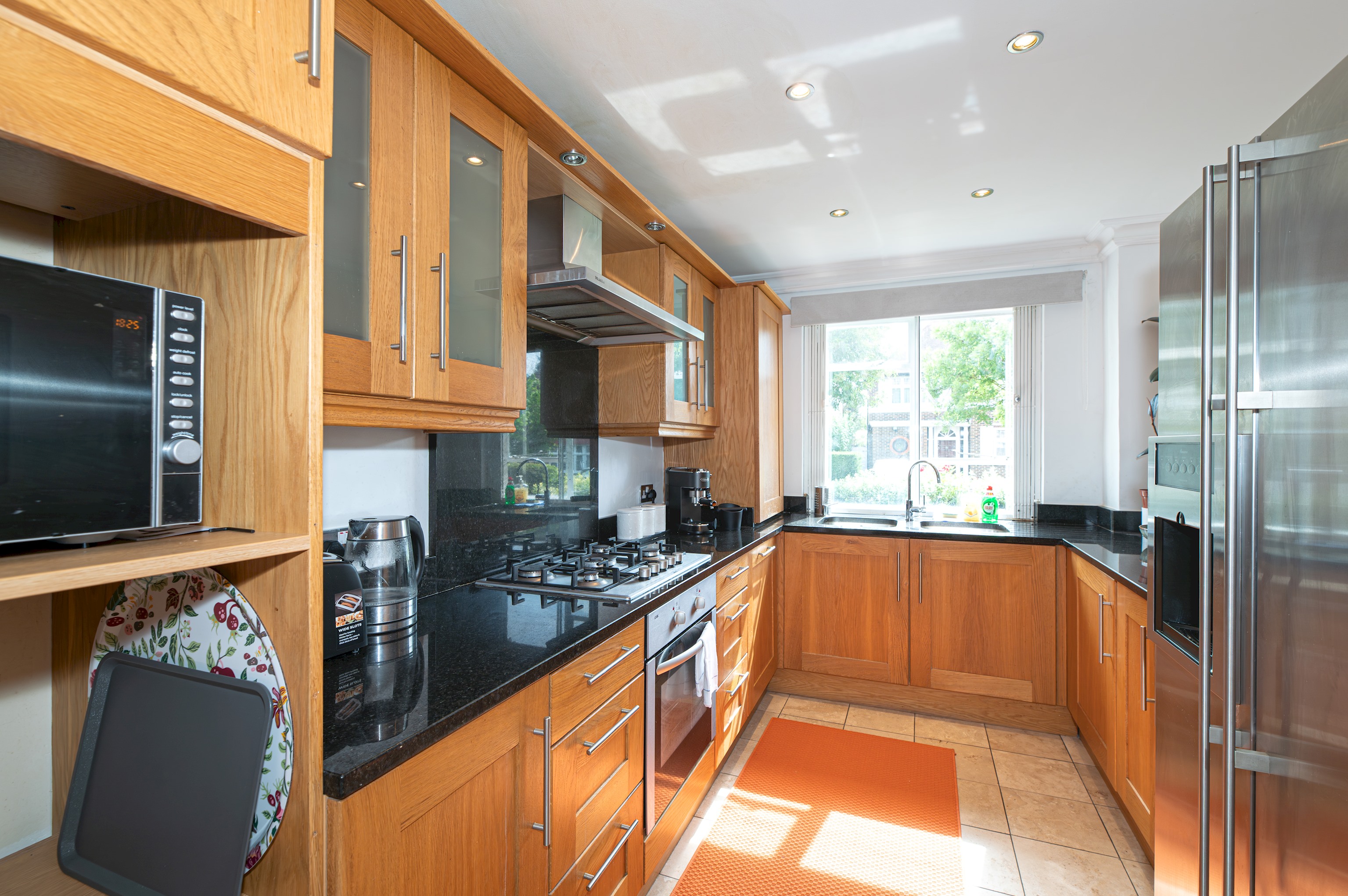 View Spacious 2BR Ealing Flat w Garden - Pass the Keys in 2 Audley Court, W5 3EU Spacious 2BR Ealing Flat w Garden - Pass the Keys in 2 Audley Court, W5 3EU - Property image 4 - VivreStays