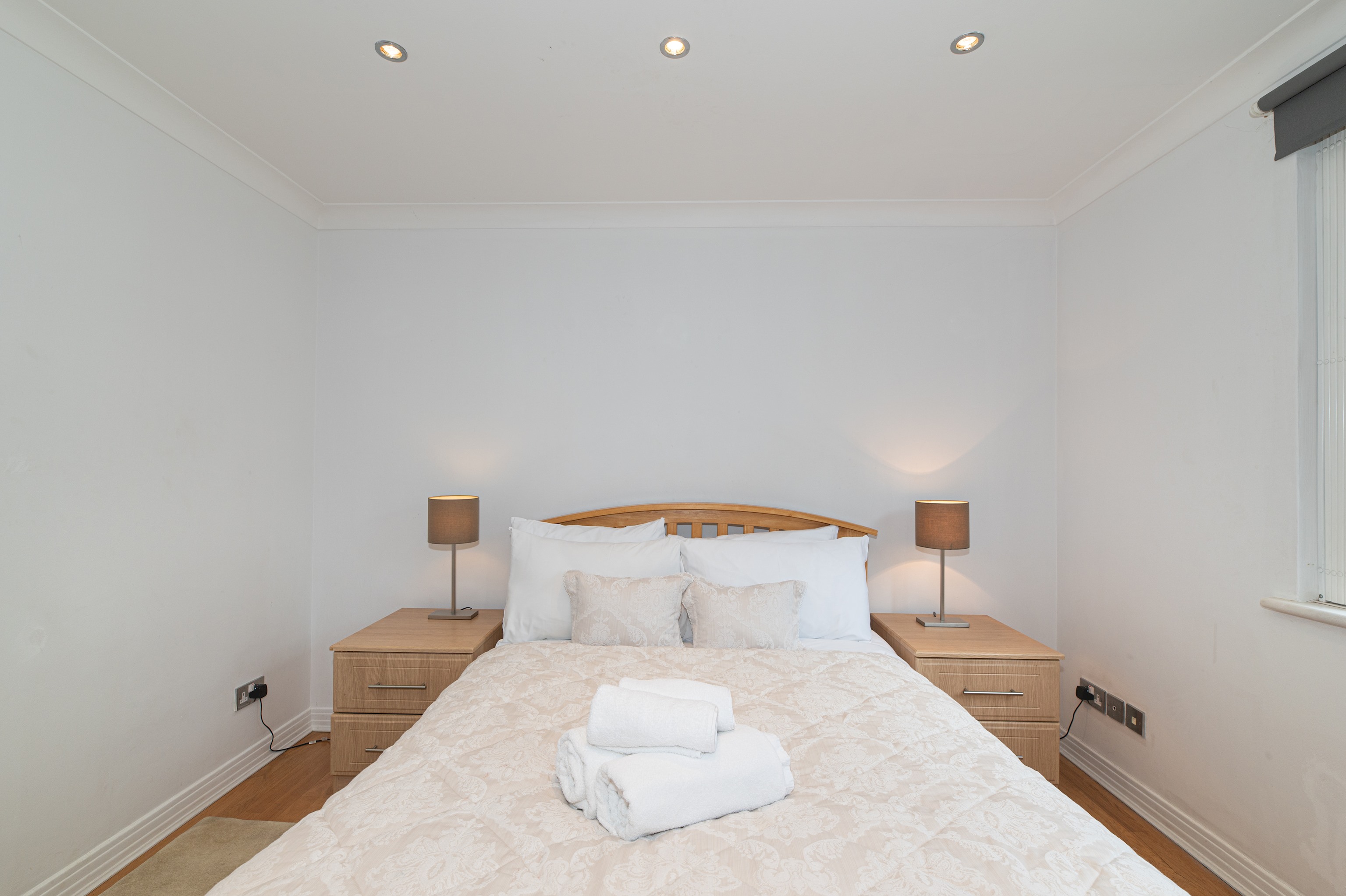 View Spacious 2BR Ealing Flat w Garden - Pass the Keys in 2 Audley Court, W5 3EU Spacious 2BR Ealing Flat w Garden - Pass the Keys in 2 Audley Court, W5 3EU - Property image 7 - VivreStays