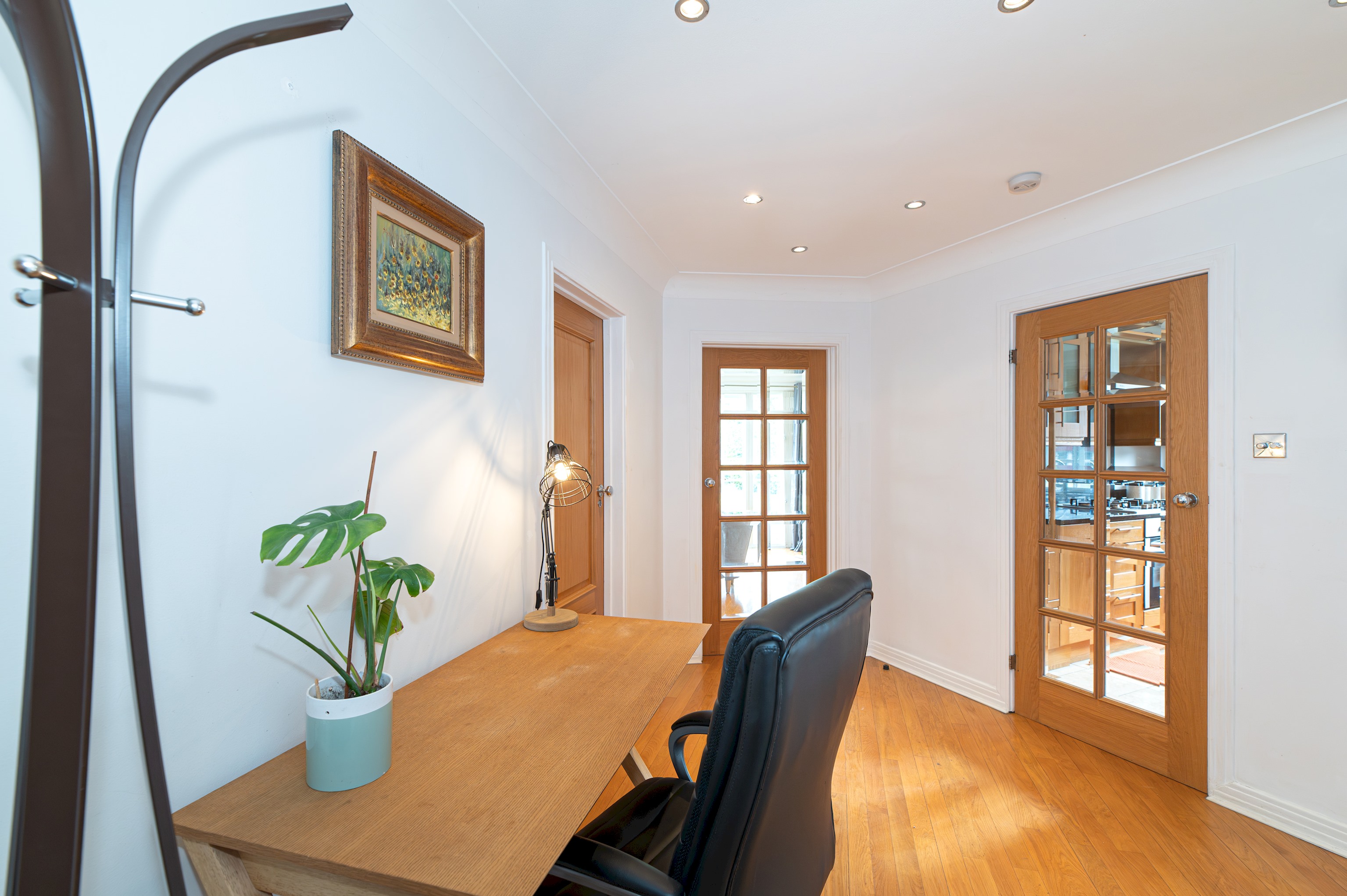 View Spacious 2BR Ealing Flat w Garden - Pass the Keys in 2 Audley Court, W5 3EU Spacious 2BR Ealing Flat w Garden - Pass the Keys in 2 Audley Court, W5 3EU - Property image 9 - VivreStays