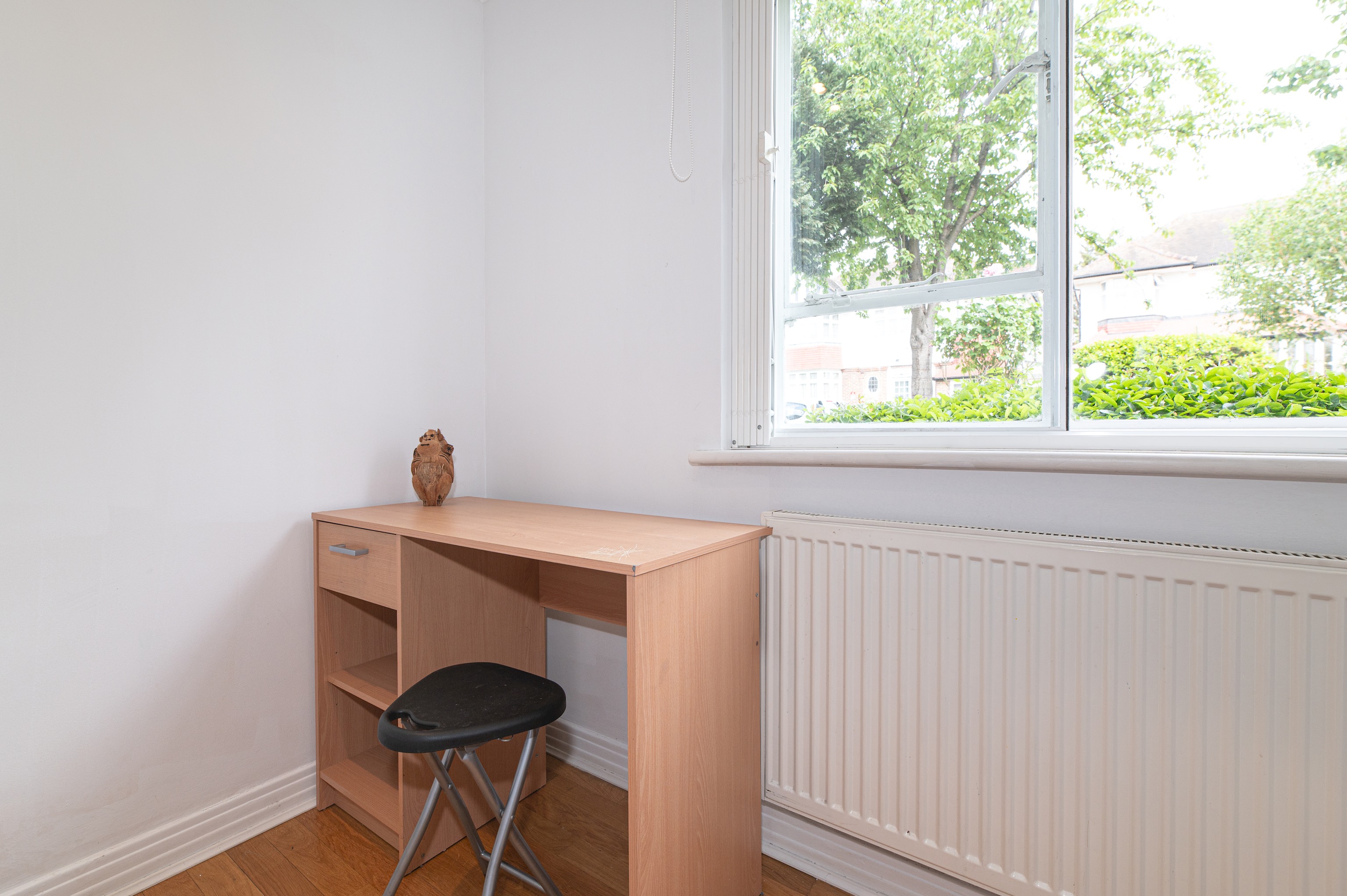 View Spacious 2BR Ealing Flat w Garden - Pass the Keys in 2 Audley Court, W5 3EU Spacious 2BR Ealing Flat w Garden - Pass the Keys in 2 Audley Court, W5 3EU - Property image 17 - VivreStays