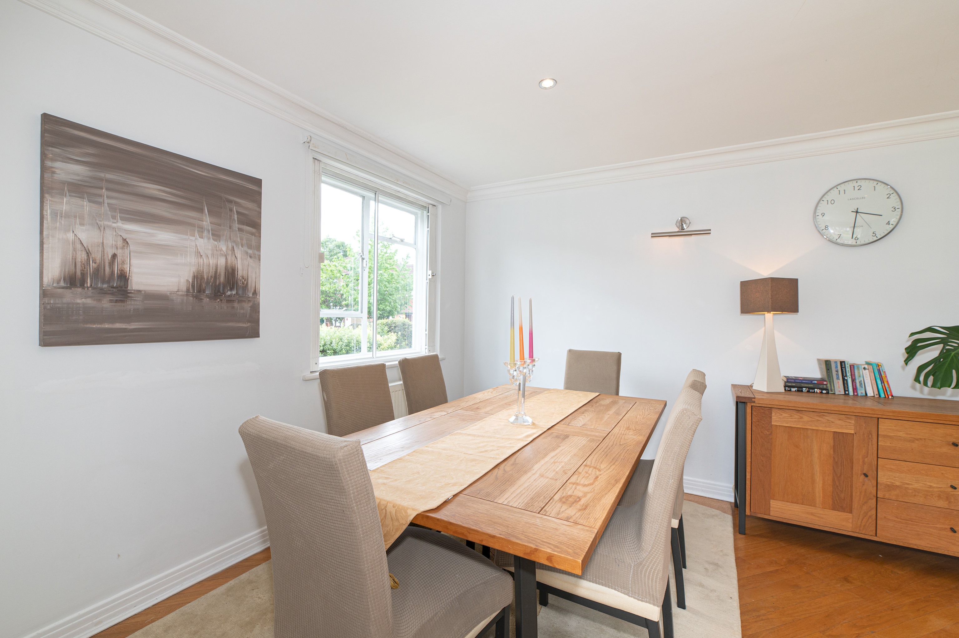 View Spacious 2BR Ealing Flat w Garden - Pass the Keys in 2 Audley Court, W5 3EU Spacious 2BR Ealing Flat w Garden - Pass the Keys in 2 Audley Court, W5 3EU - Property image 18 - VivreStays