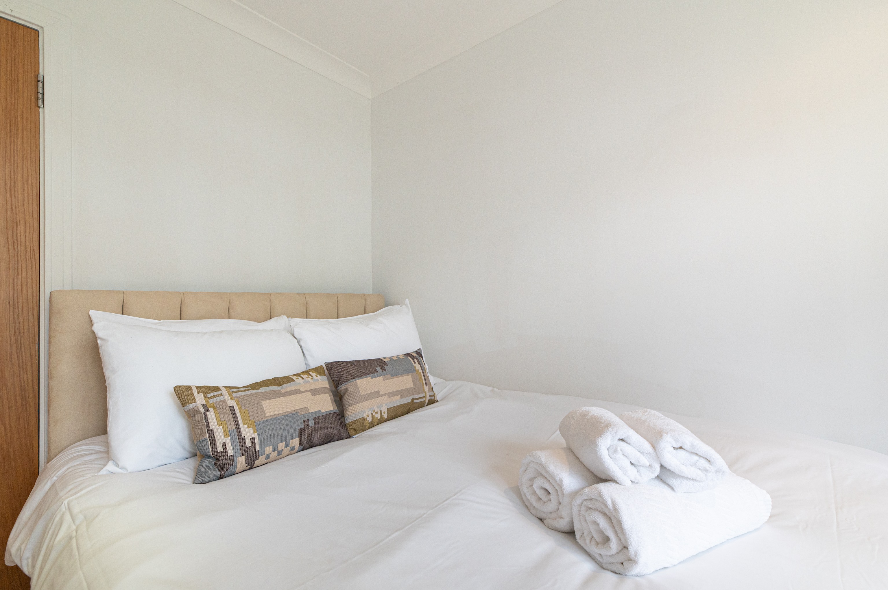 View Spacious 2BR Ealing Flat w Garden - Pass the Keys in 2 Audley Court, W5 3EU Spacious 2BR Ealing Flat w Garden - Pass the Keys in 2 Audley Court, W5 3EU - Property image 22 - VivreStays
