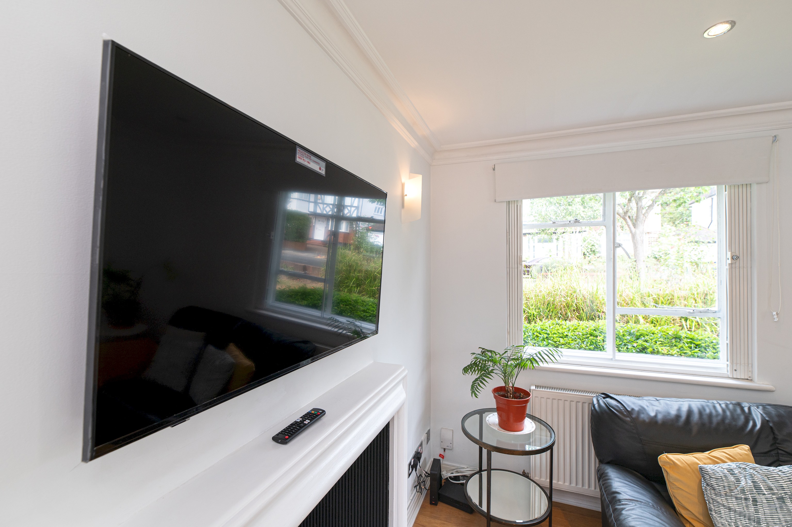 View Spacious 2BR Ealing Flat w Garden - Pass the Keys in 2 Audley Court, W5 3EU Spacious 2BR Ealing Flat w Garden - Pass the Keys in 2 Audley Court, W5 3EU - Property image 26 - VivreStays