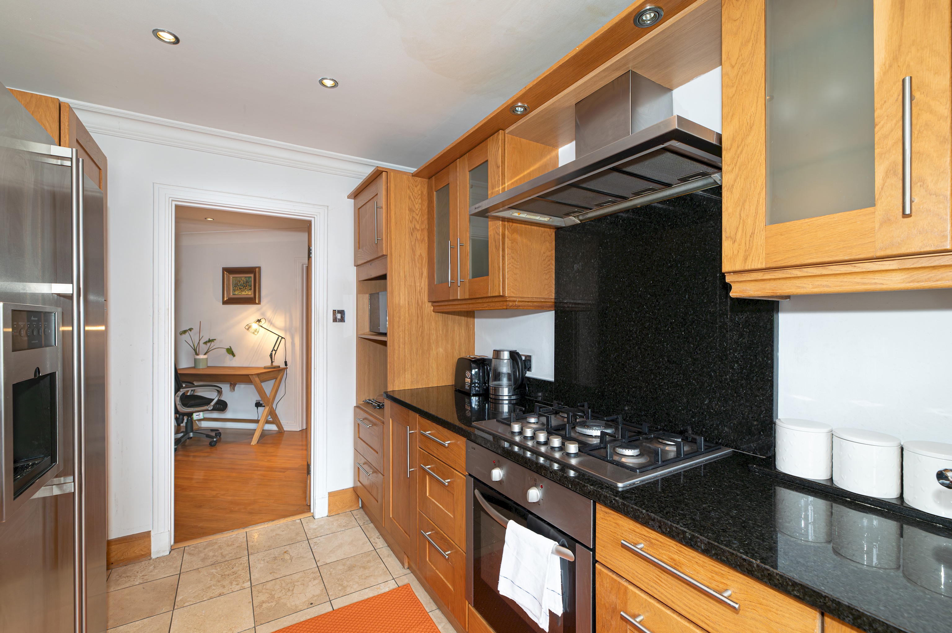 View Spacious 2BR Ealing Flat w Garden - Pass the Keys in 2 Audley Court, W5 3EU Spacious 2BR Ealing Flat w Garden - Pass the Keys in 2 Audley Court, W5 3EU - Property image 30 - VivreStays