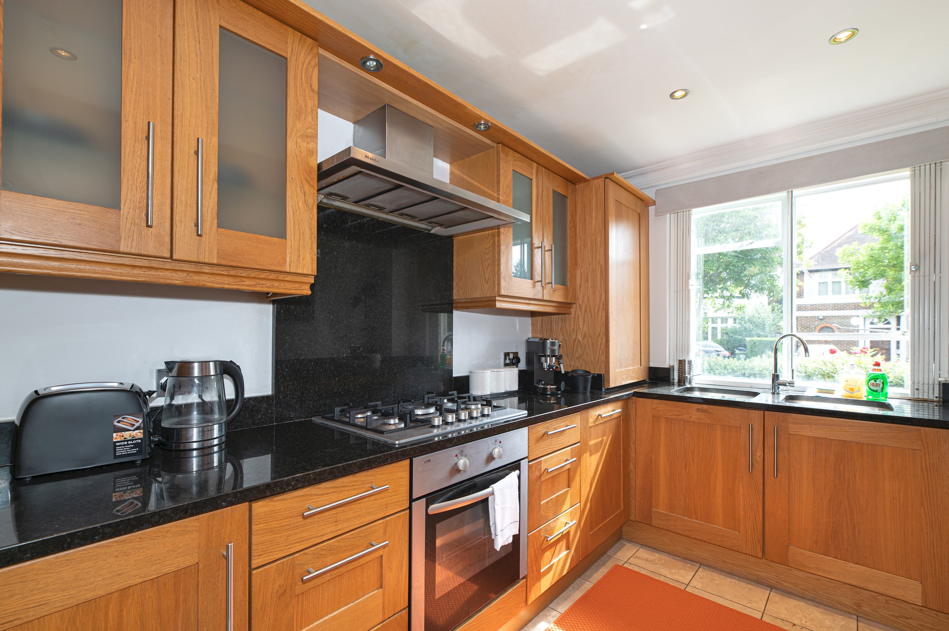 View Spacious 2BR Ealing Flat w Garden - Pass the Keys in 2 Audley Court, W5 3EU Spacious 2BR Ealing Flat w Garden - Pass the Keys in 2 Audley Court, W5 3EU - Property image 35 - VivreStays