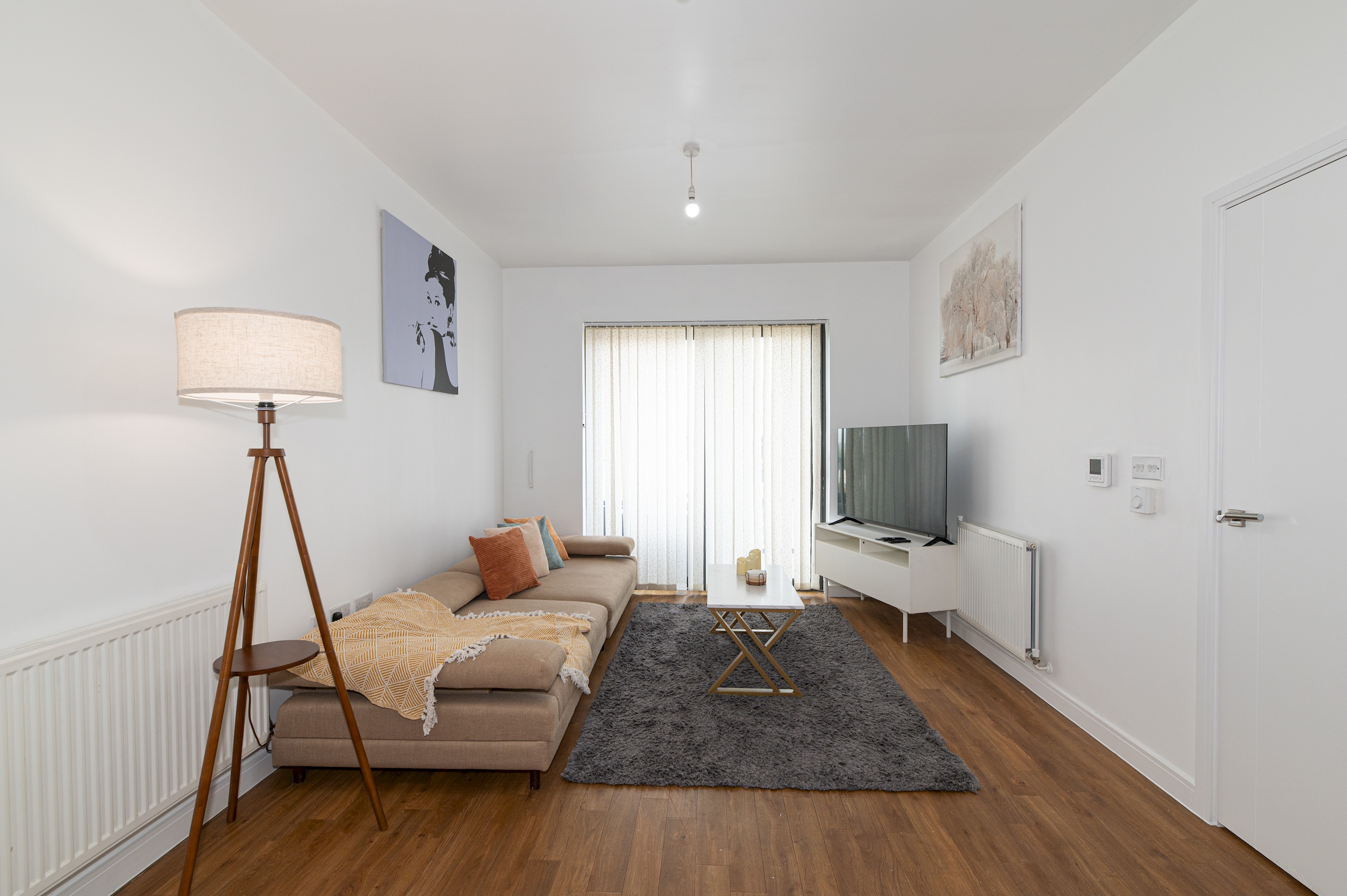 Modern 2BR flat with Balcony, in East London - Pass the Keys serviced apartment - UK - VivreStays