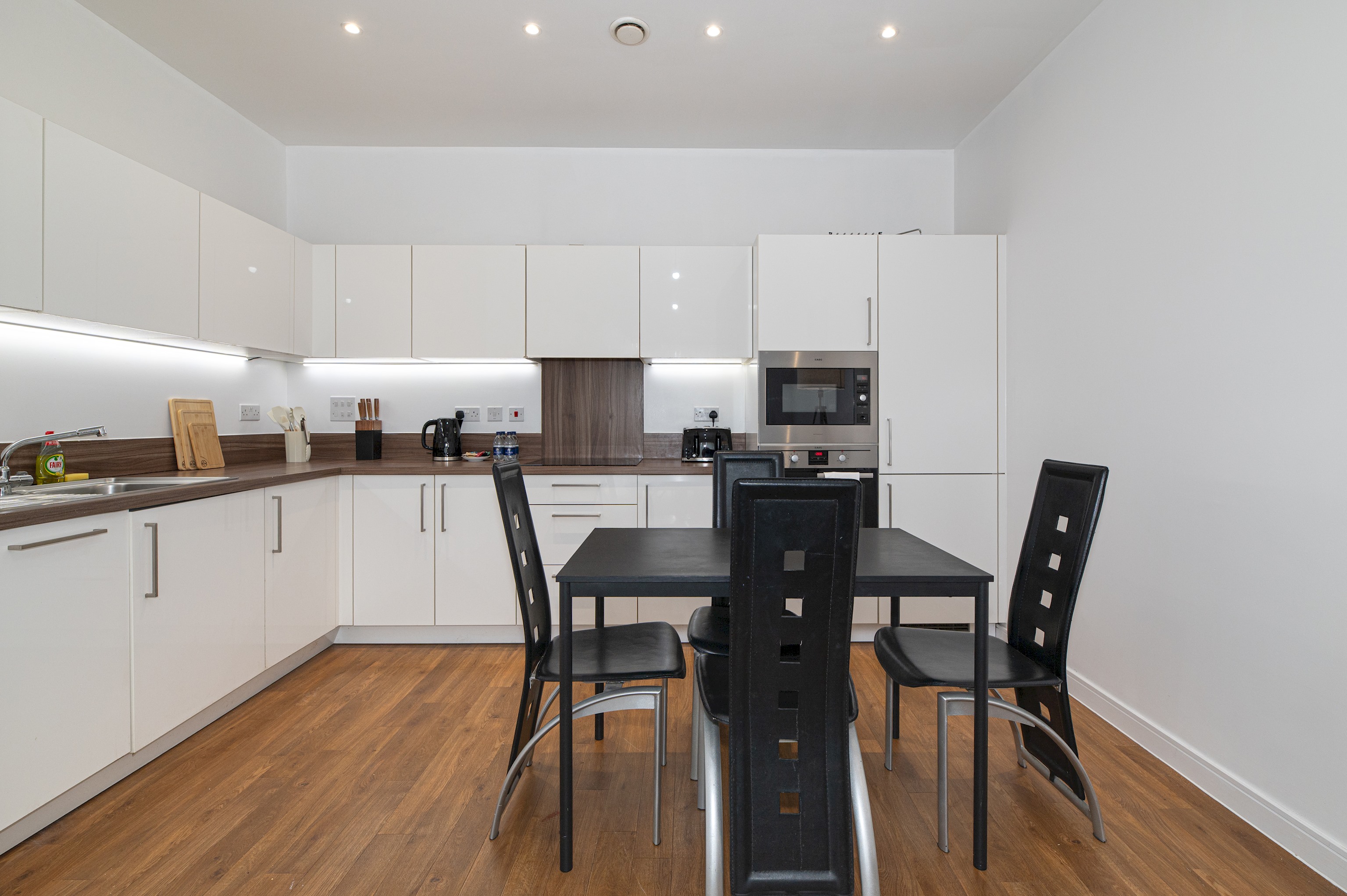 Modern 2BR flat with Balcony, in East London - Pass the Keys in Flat 172 Kingfisher Heights, 2 Bramwell Way, E16 2GR - Property image 2 - VivreStays