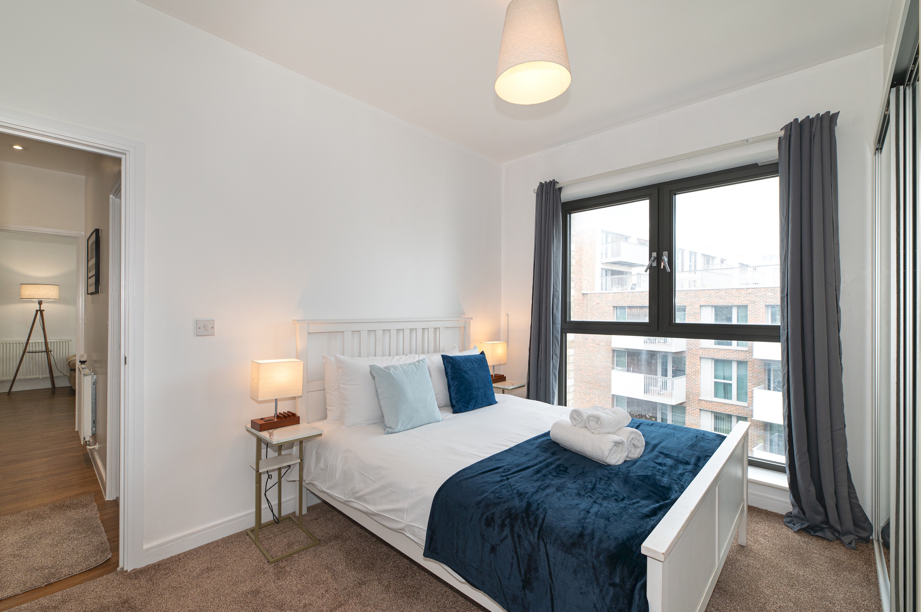 Modern 2BR flat with Balcony, in East London - Pass the Keys in Flat 172 Kingfisher Heights, 2 Bramwell Way, E16 2GR - Property image 8 - VivreStays