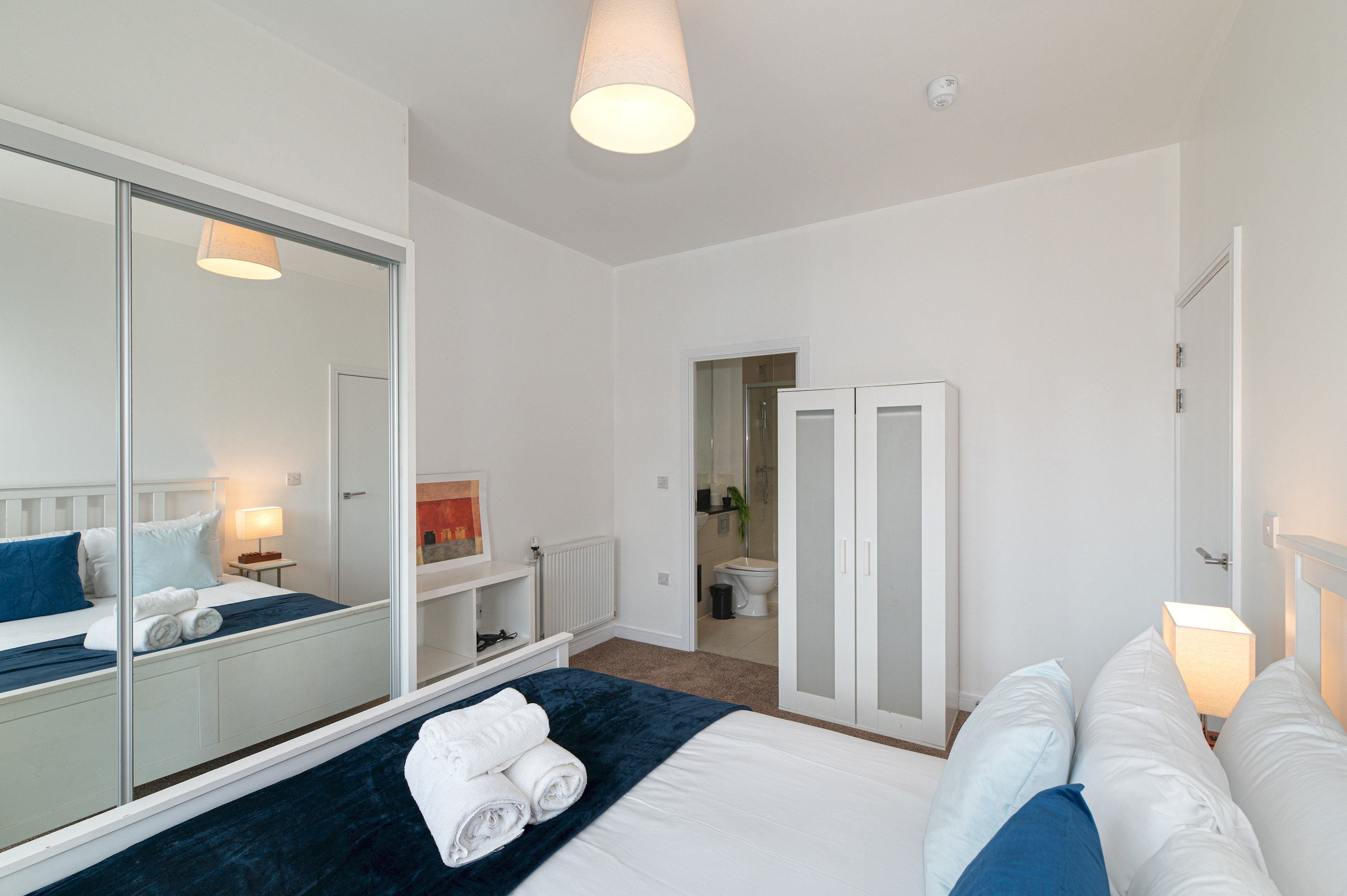 Modern 2BR flat with Balcony, in East London - Pass the Keys in Flat 172 Kingfisher Heights, 2 Bramwell Way, E16 2GR - Property image 9 - VivreStays