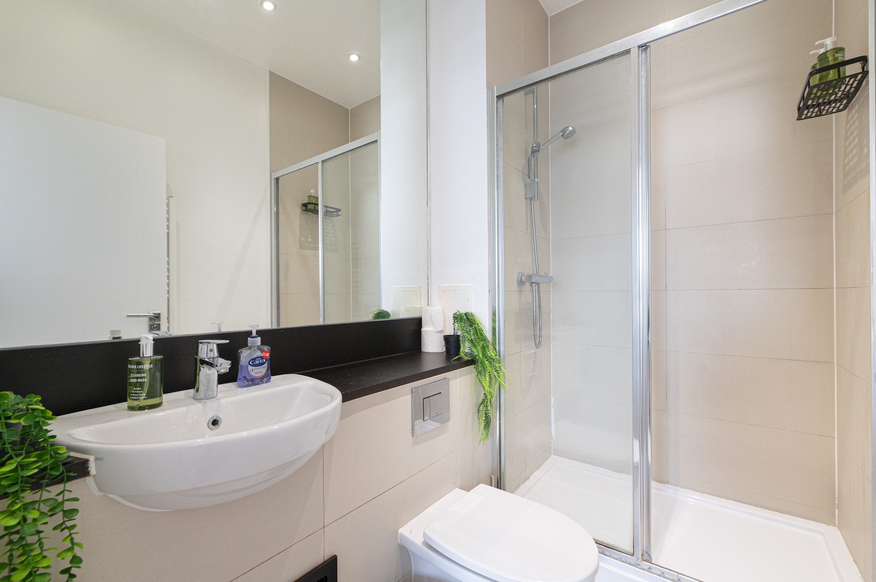 Modern 2BR flat with Balcony, in East London - Pass the Keys in Flat 172 Kingfisher Heights, 2 Bramwell Way, E16 2GR - Property image 13 - VivreStays