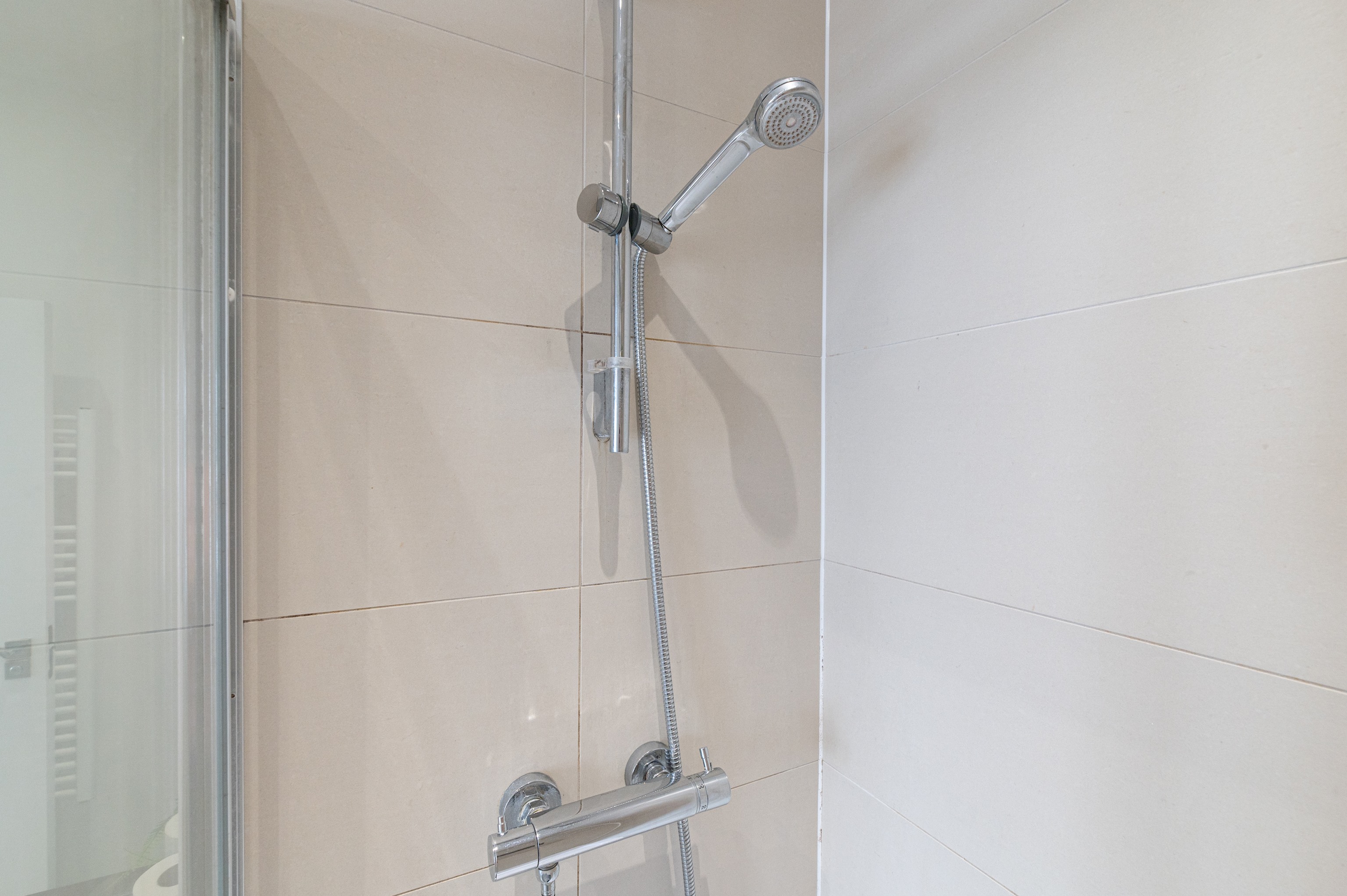Modern 2BR flat with Balcony, in East London - Pass the Keys in Flat 172 Kingfisher Heights, 2 Bramwell Way, E16 2GR - Property image 16 - VivreStays
