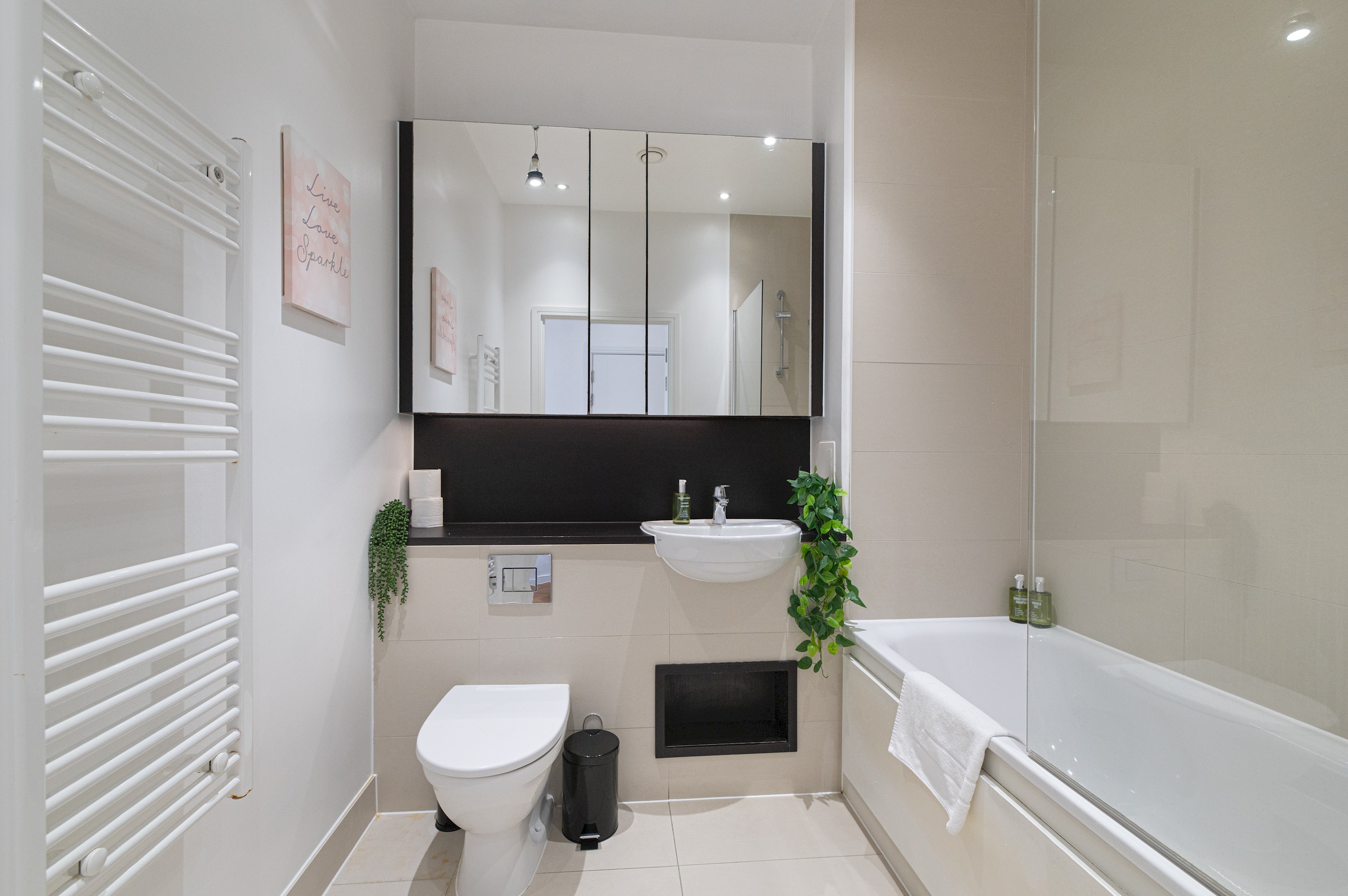 Modern 2BR flat with Balcony, in East London - Pass the Keys in Flat 172 Kingfisher Heights, 2 Bramwell Way, E16 2GR - Property image 25 - VivreStays