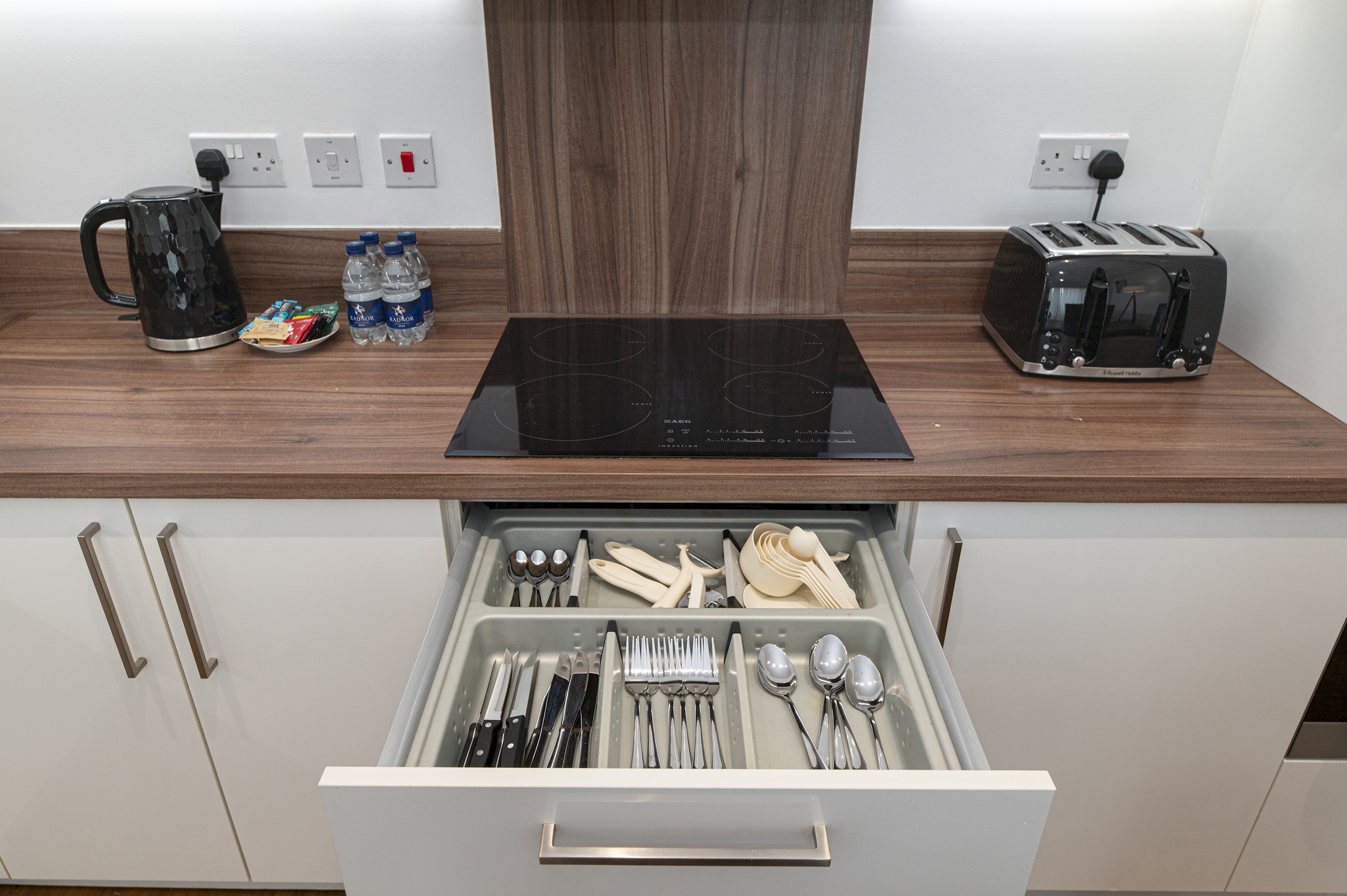 Modern 2BR flat with Balcony, in East London - Pass the Keys in Flat 172 Kingfisher Heights, 2 Bramwell Way, E16 2GR - Property image 33 - VivreStays