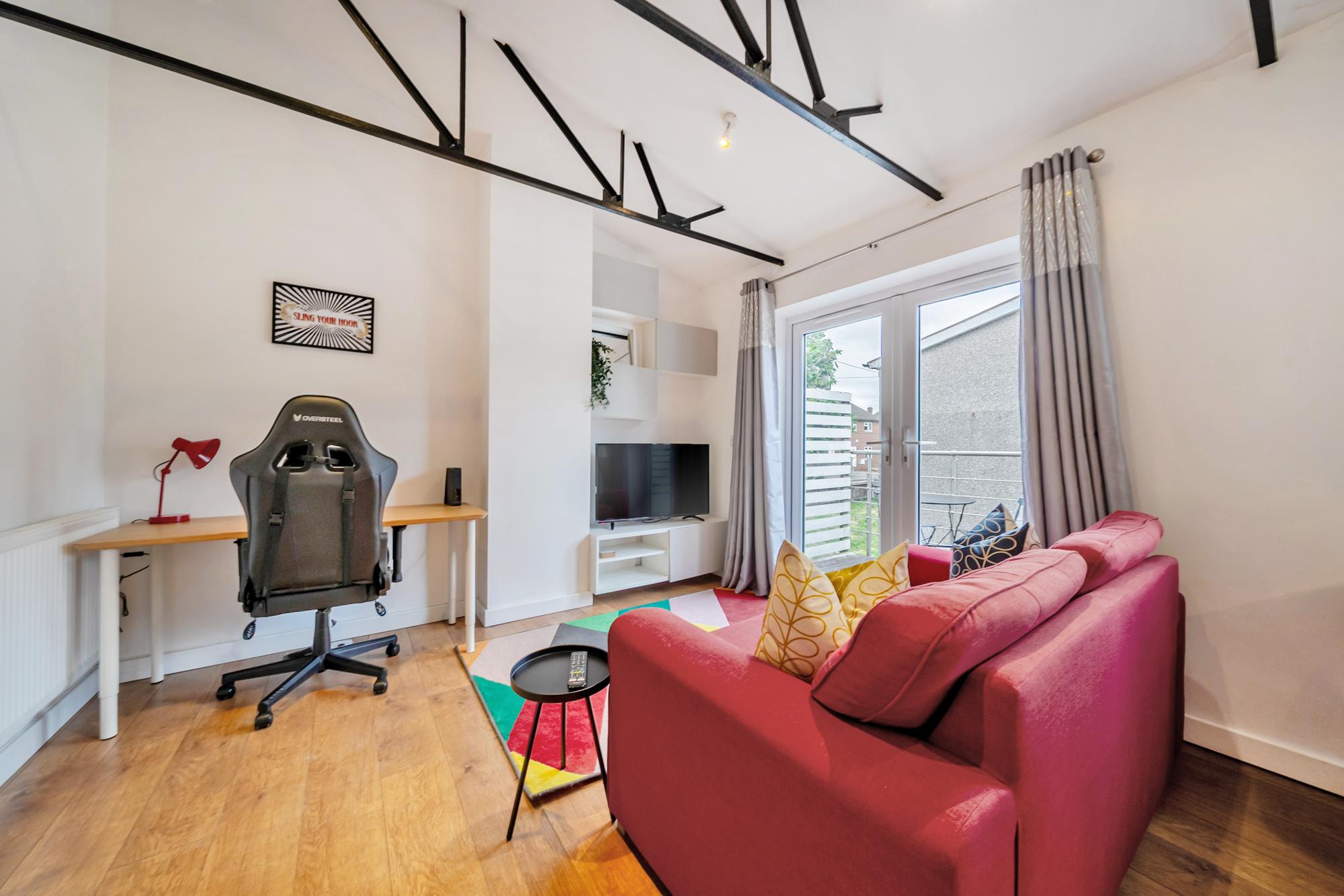 Trendy 2 Bed Flat in Oxford with Balcony & Parking - Pass the Keys in 1B Cottesmore Road OX4 4TX - Property image 4 - VivreStays