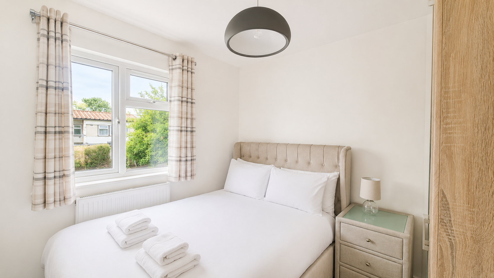 Trendy 2 Bed Flat in Oxford with Balcony & Parking - Pass the Keys in 1B Cottesmore Road OX4 4TX - Property image 6 - VivreStays