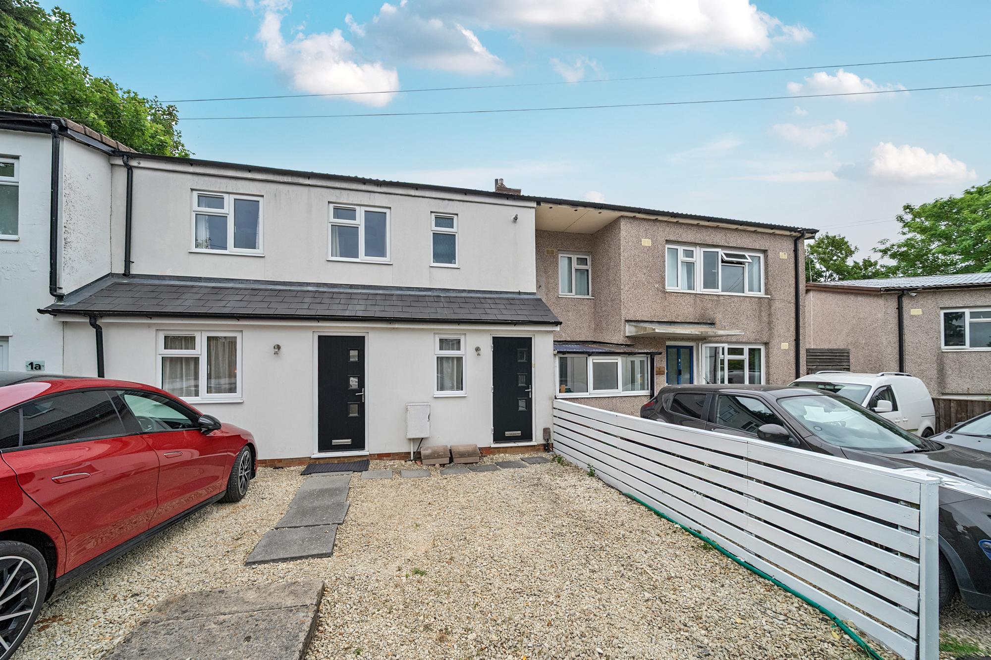 Trendy 2 Bed Flat in Oxford with Balcony & Parking - Pass the Keys in 1B Cottesmore Road OX4 4TX - Property image 16 - VivreStays