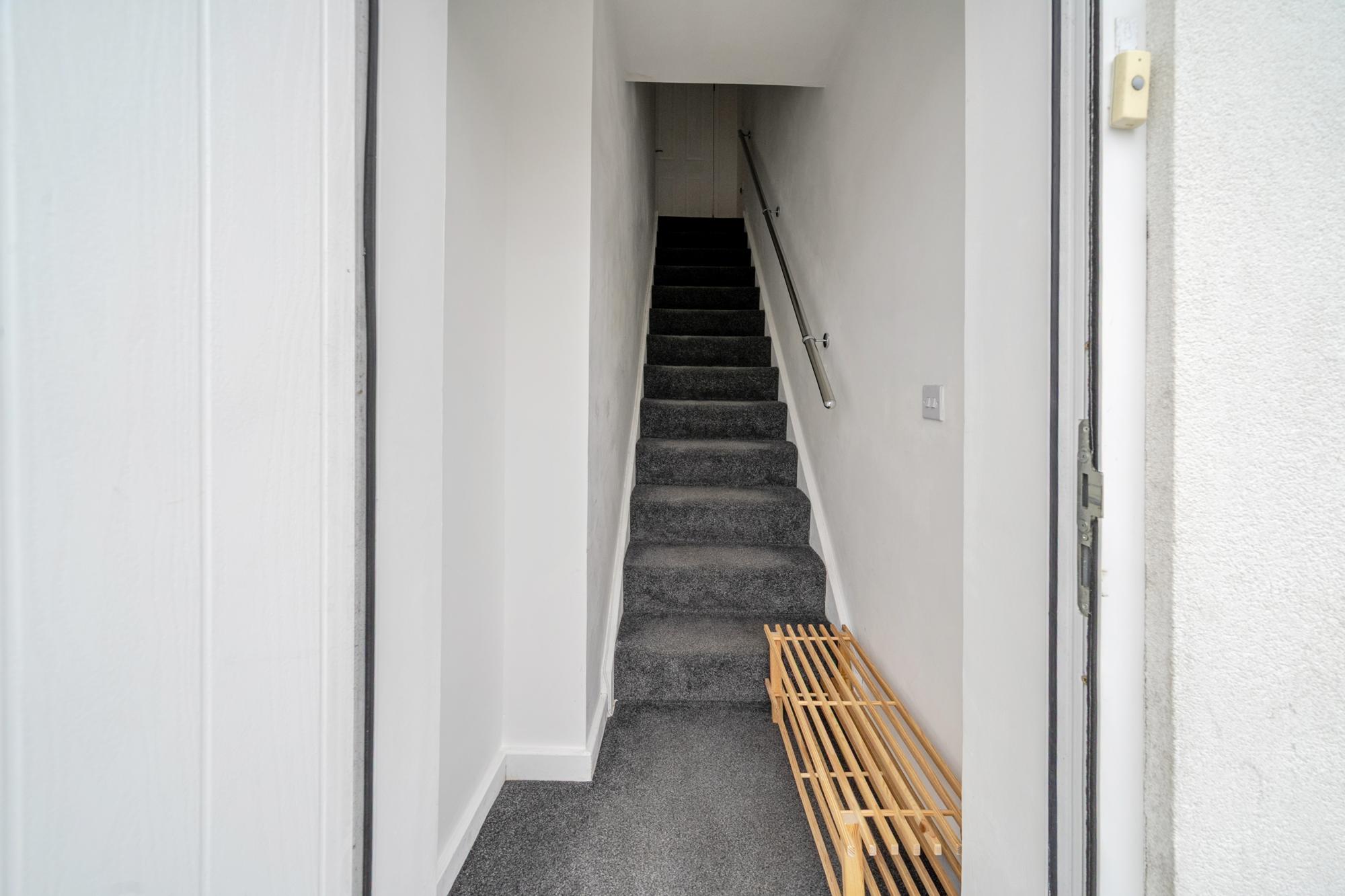 Trendy 2 Bed Flat in Oxford with Balcony & Parking - Pass the Keys in 1B Cottesmore Road OX4 4TX - Property image 19 - VivreStays