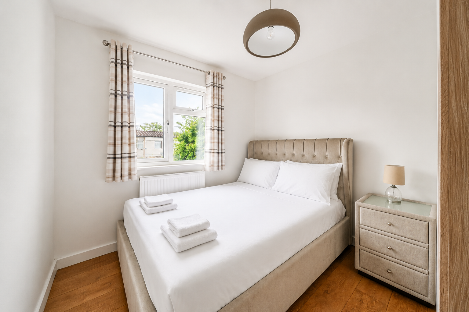 Trendy 2 Bed Flat in Oxford with Balcony & Parking - Pass the Keys in 1B Cottesmore Road OX4 4TX - Property image 17 - VivreStays