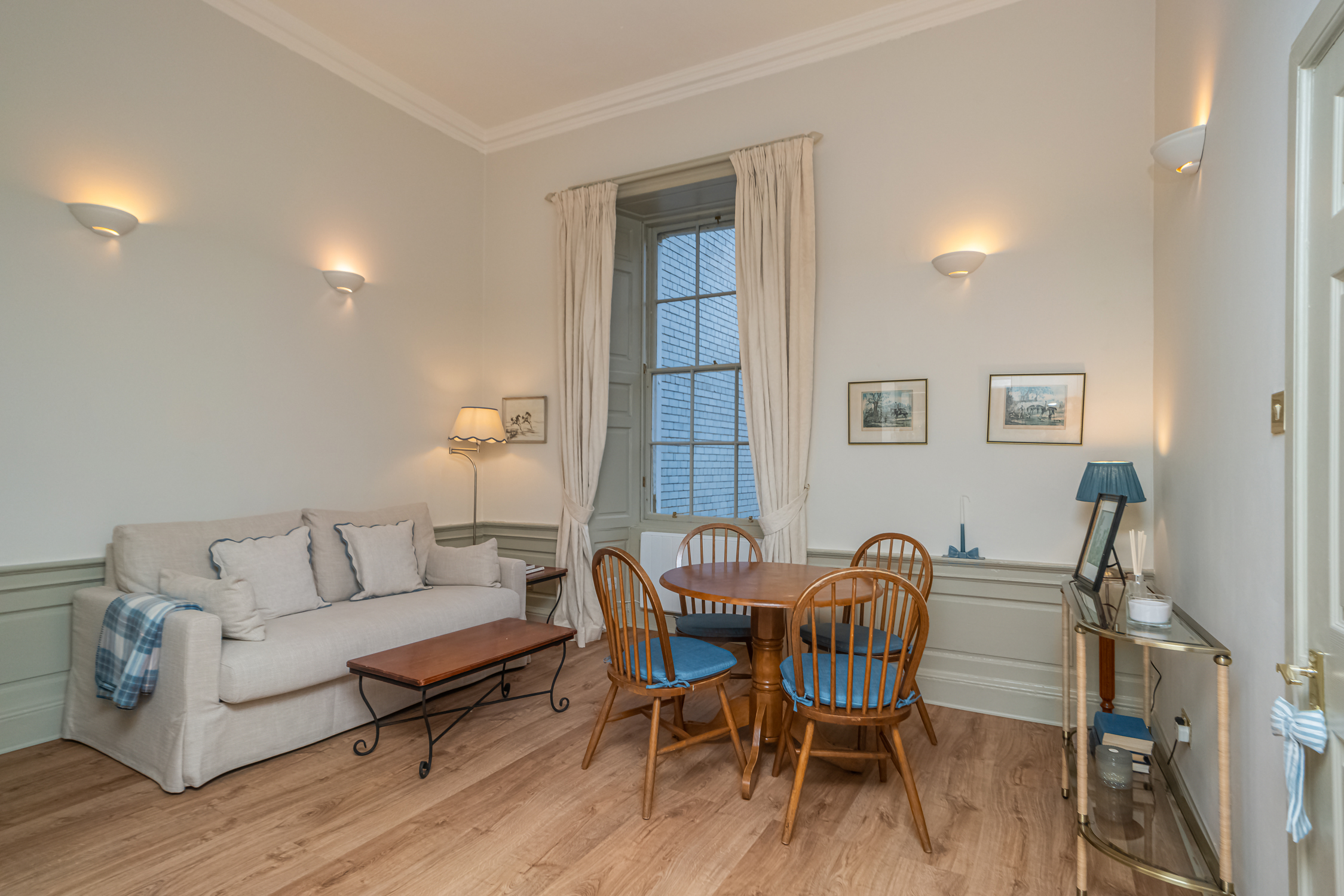 Charming Georgian flat in the Heart of Edinburgh - Pass the Keys serviced apartment - UK - VivreStays
