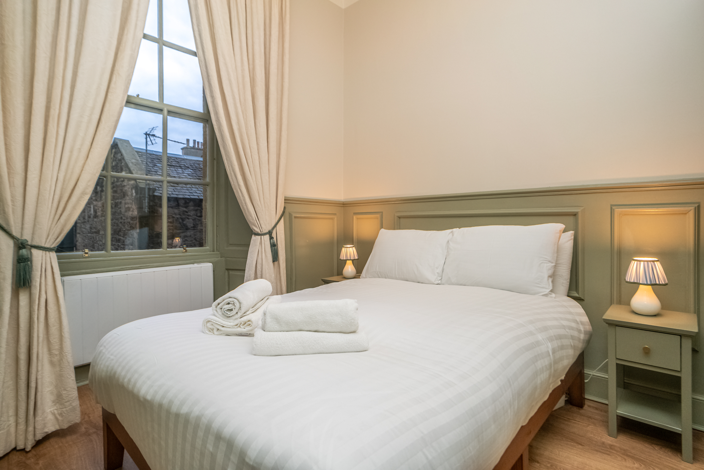 Charming Georgian flat in the Heart of Edinburgh - Pass the Keys in 44/4 Frederick St EH2 1EX - Property image 3 - VivreStays