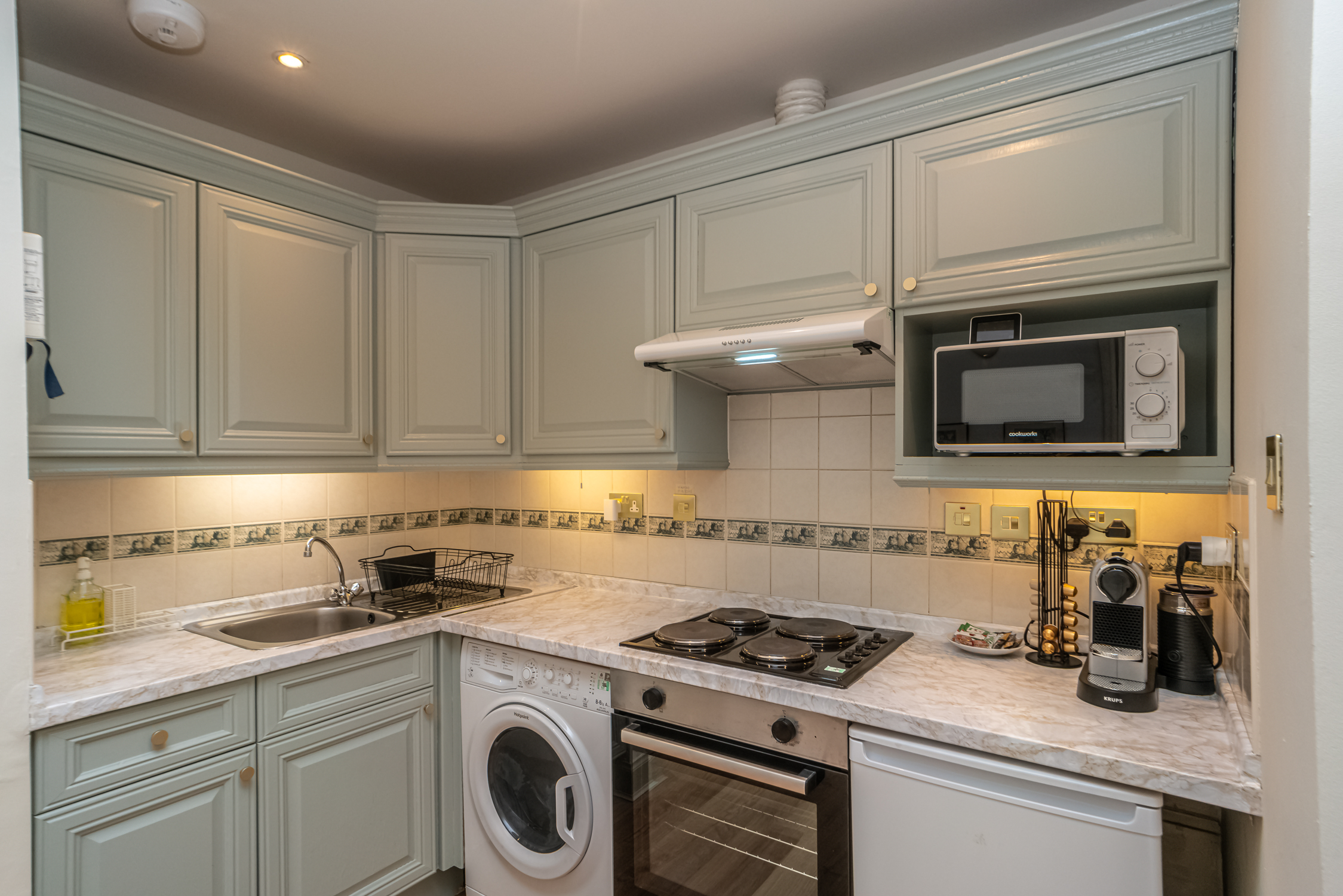 Charming Georgian flat in the Heart of Edinburgh - Pass the Keys in 44/4 Frederick St EH2 1EX - Property image 4 - VivreStays
