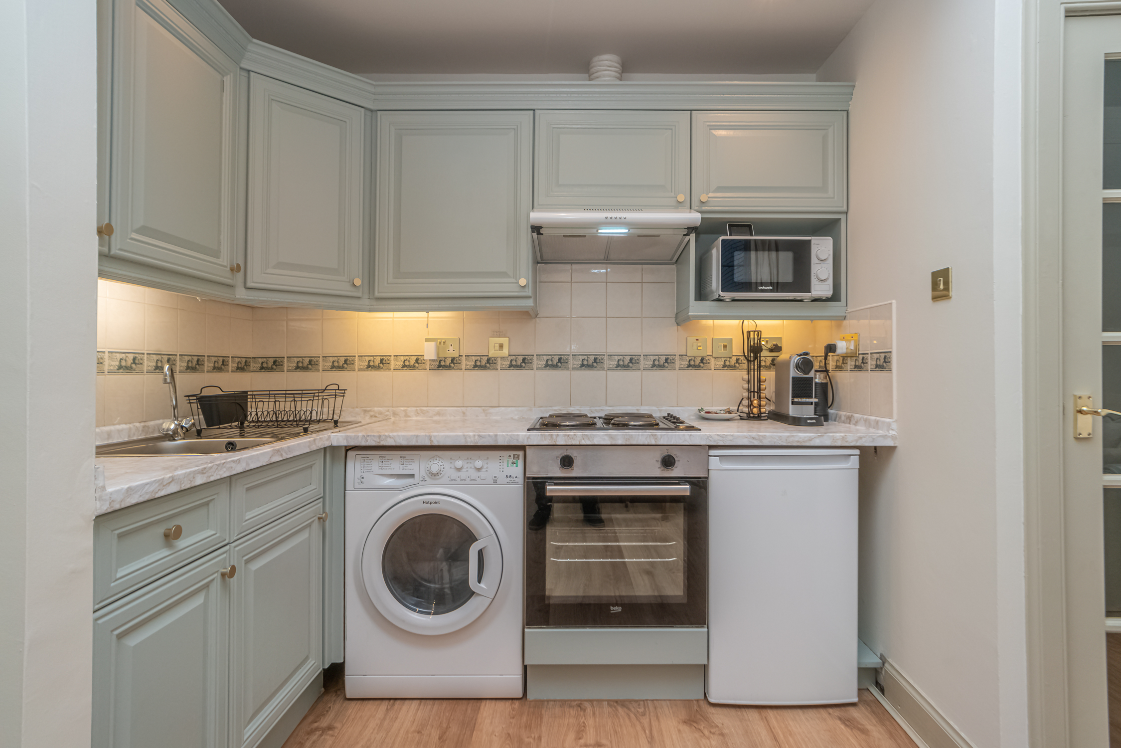 Charming Georgian flat in the Heart of Edinburgh - Pass the Keys in 44/4 Frederick St EH2 1EX - Property image 8 - VivreStays