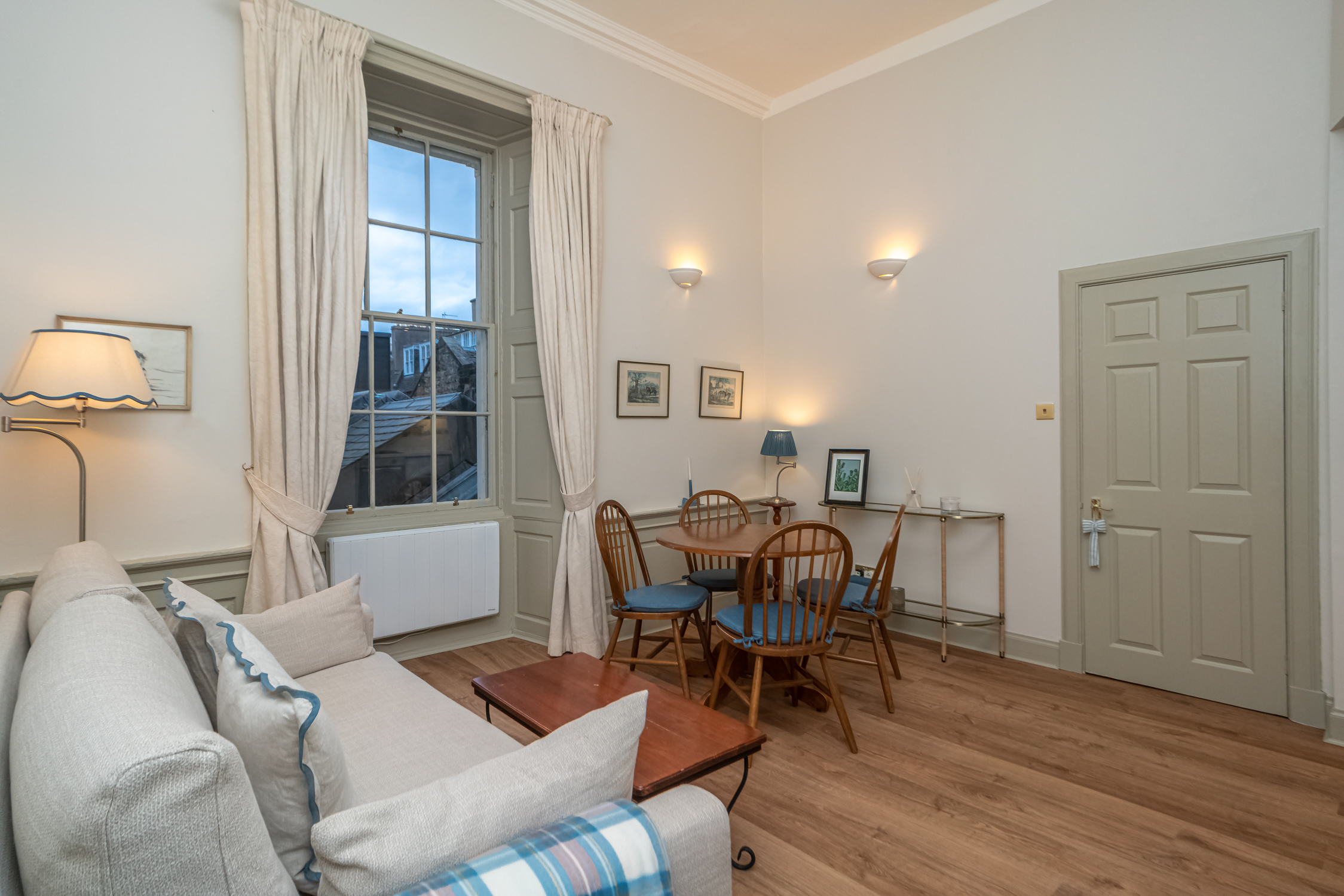 Charming Georgian flat in the Heart of Edinburgh - Pass the Keys in 44/4 Frederick St EH2 1EX - Property image 11 - VivreStays