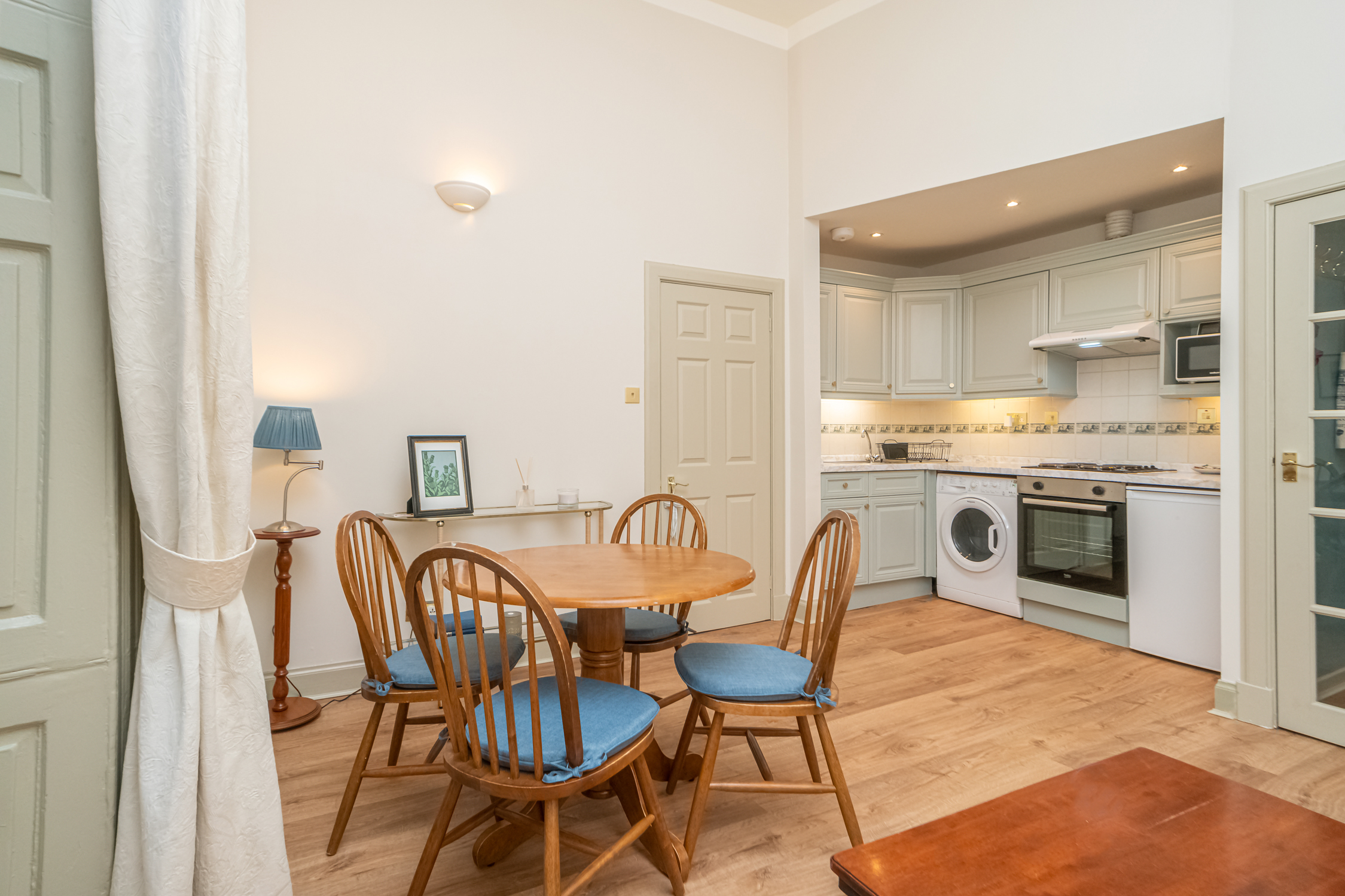 Charming Georgian flat in the Heart of Edinburgh - Pass the Keys in 44/4 Frederick St EH2 1EX - Property image 12 - VivreStays