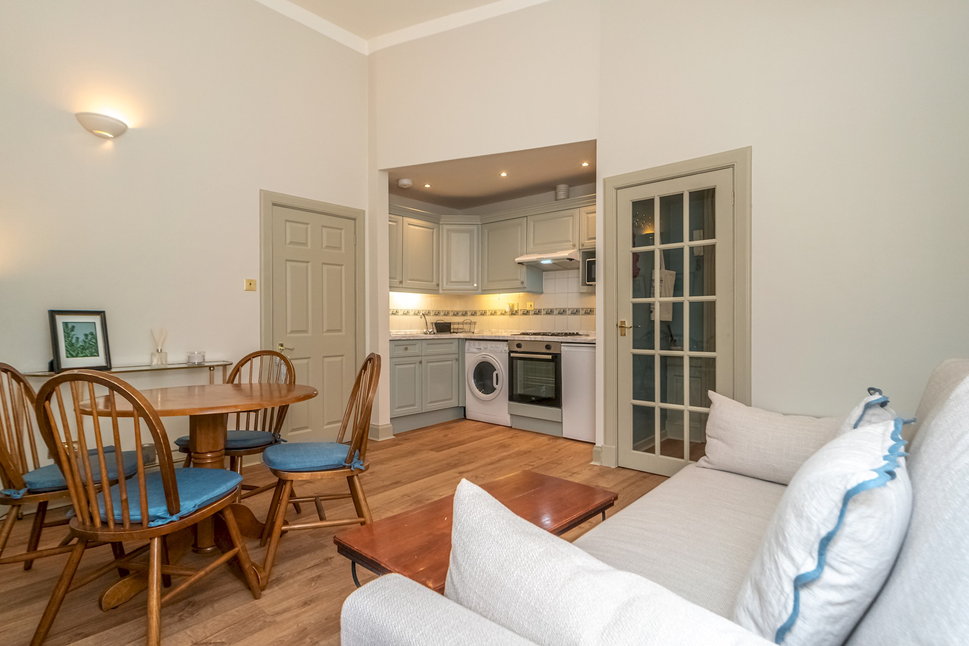 Charming Georgian flat in the Heart of Edinburgh - Pass the Keys in 44/4 Frederick St EH2 1EX - Property image 14 - VivreStays