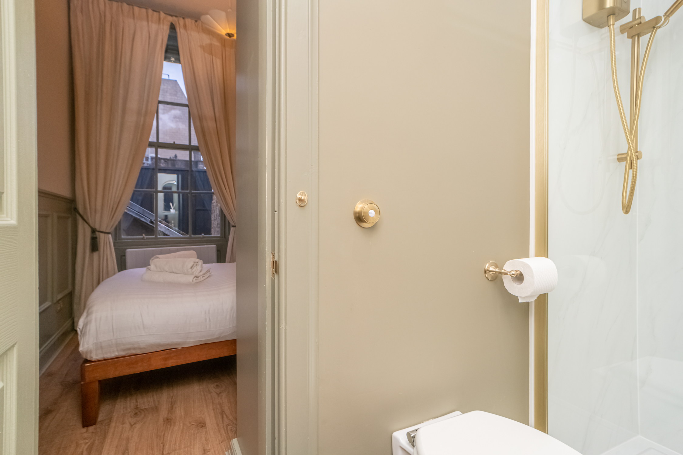 Charming Georgian flat in the Heart of Edinburgh - Pass the Keys in 44/4 Frederick St EH2 1EX - Property image 25 - VivreStays