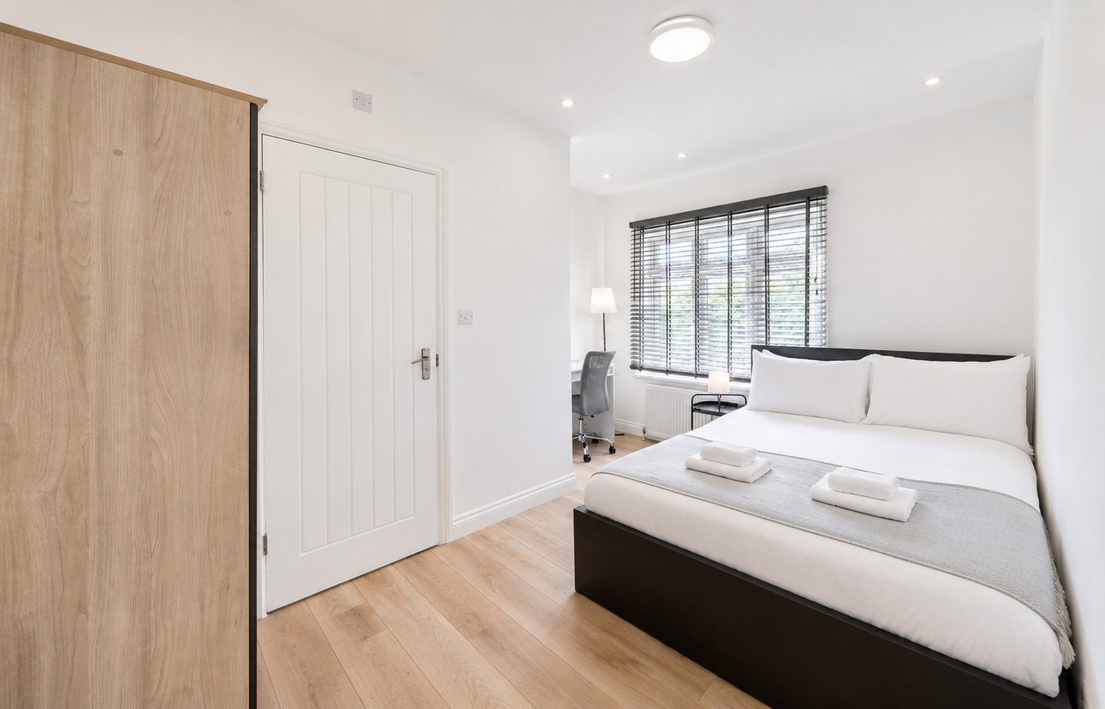 Modern 4BR Oxford | 3 Ensuites, 3 Parking Spaces - Pass the Keys in 33 Green Road, Headington OX3 8LD - Property image 11 - VivreStays