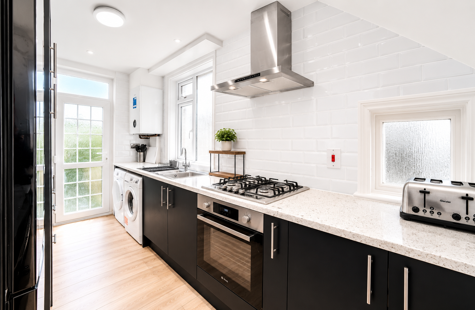 Modern 4BR Oxford | 3 Ensuites, 3 Parking Spaces - Pass the Keys in 33 Green Road, Headington OX3 8LD - Property image 3 - VivreStays