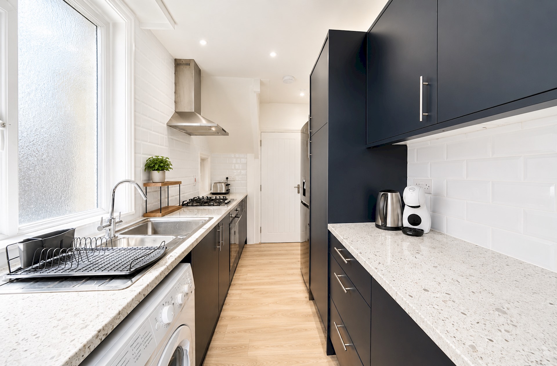 Modern 4BR Oxford | 3 Ensuites, 3 Parking Spaces - Pass the Keys in 33 Green Road, Headington OX3 8LD - Property image 18 - VivreStays