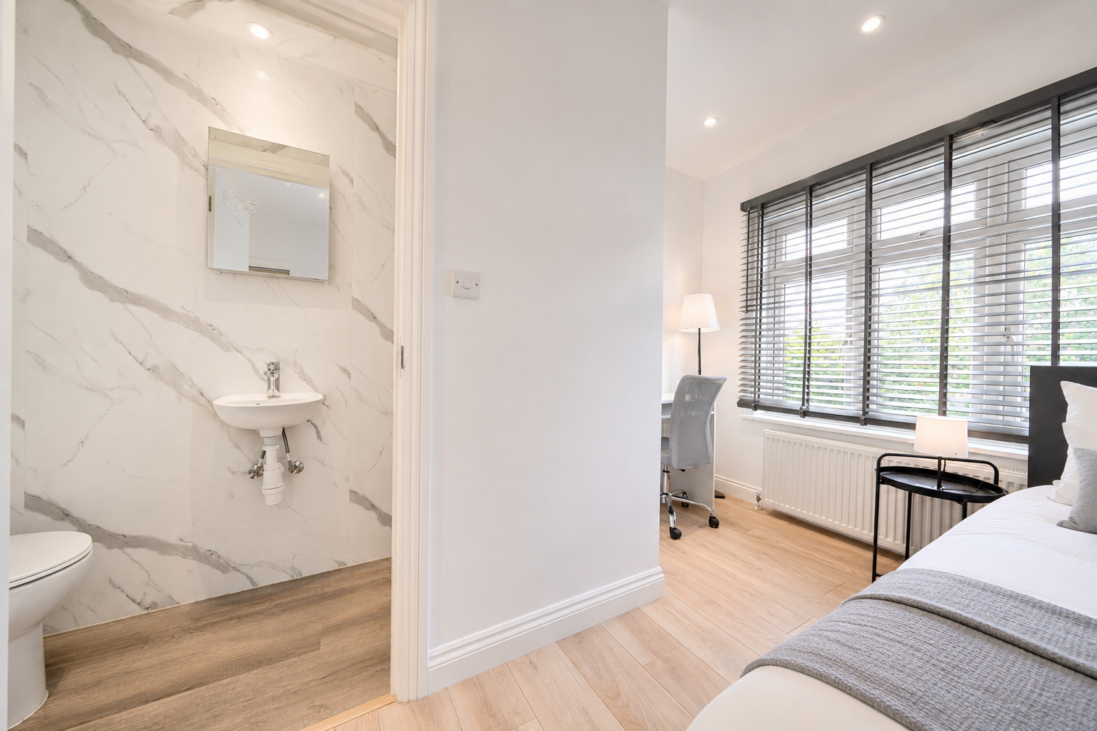 Modern 4BR Oxford | 3 Ensuites, 3 Parking Spaces - Pass the Keys in 33 Green Road, Headington OX3 8LD - Property image 12 - VivreStays