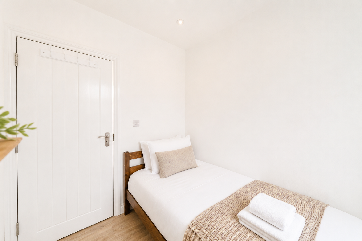 Modern 4BR Oxford | 3 Ensuites, 3 Parking Spaces - Pass the Keys in 33 Green Road, Headington OX3 8LD - Property image 15 - VivreStays