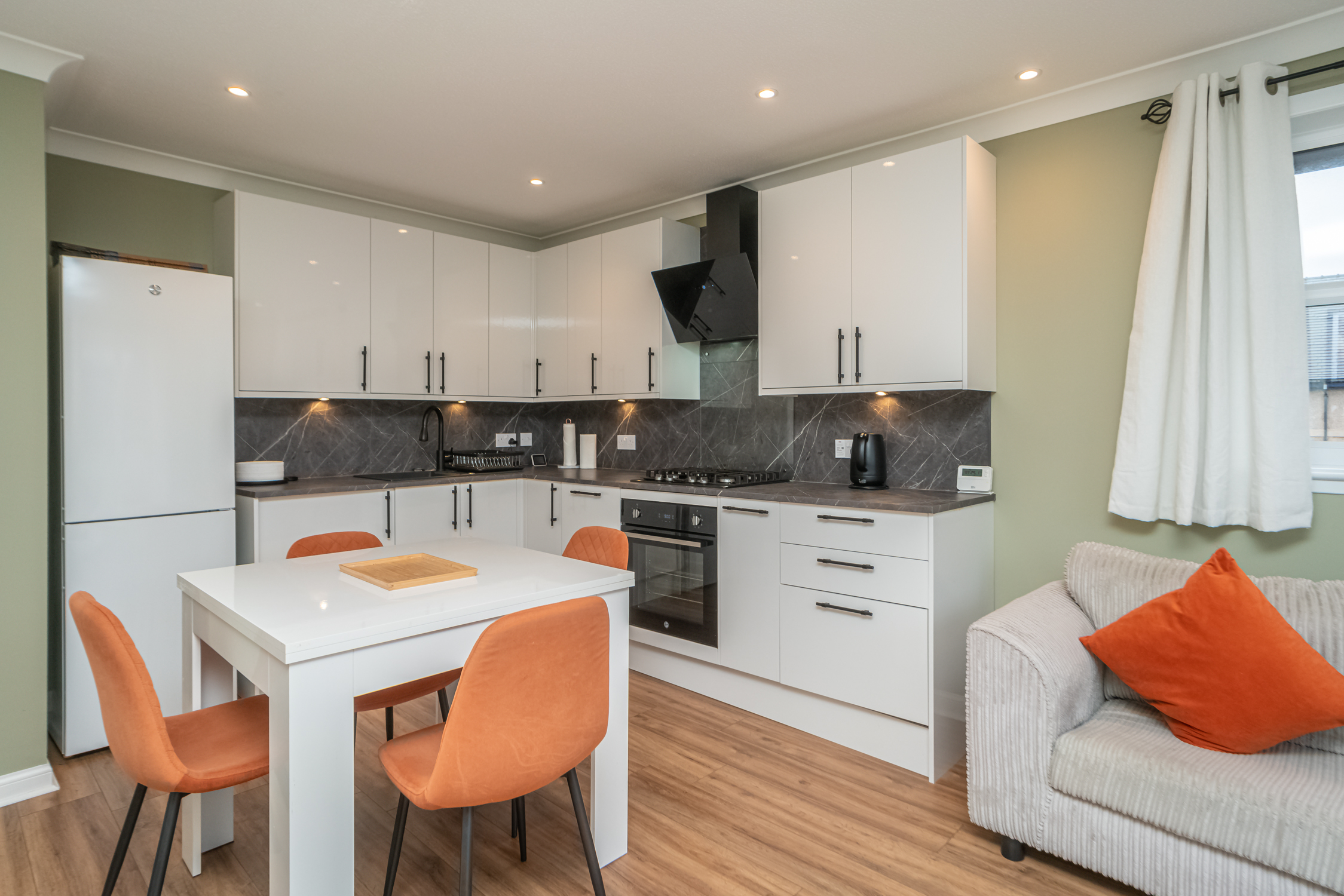Cosy Murrayfield flat - Pass the Keys in 16/20 Russell Gardens EH12 5PP - Property image 9 - VivreStays
