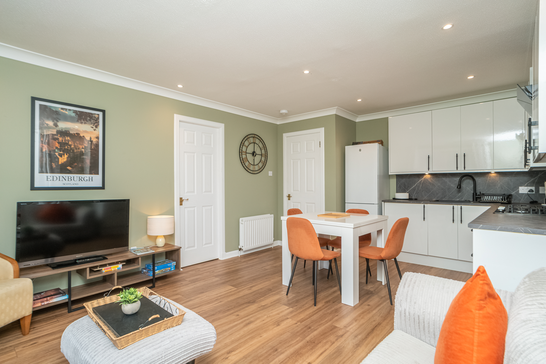 Cosy Murrayfield flat - Pass the Keys in 16/20 Russell Gardens EH12 5PP - Property image 11 - VivreStays