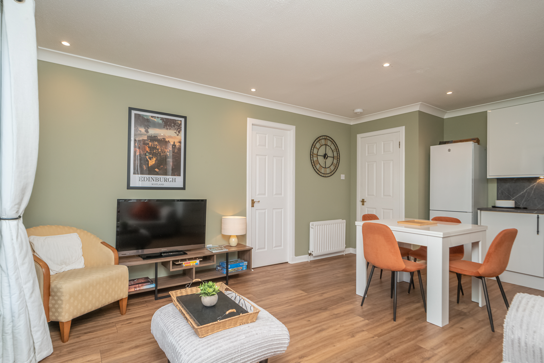 Cosy Murrayfield flat - Pass the Keys in 16/20 Russell Gardens EH12 5PP - Property image 13 - VivreStays