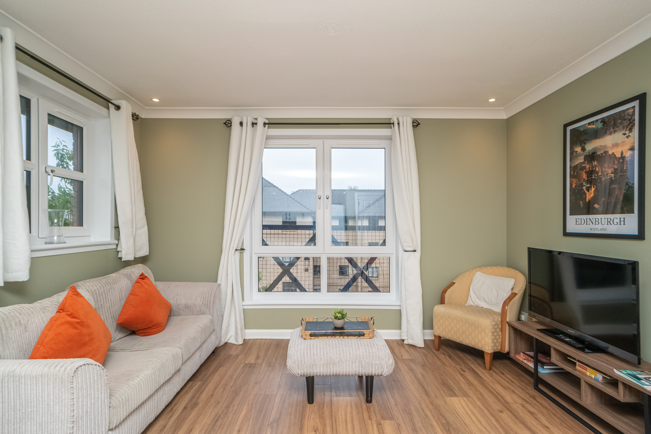 Cosy Murrayfield flat - Pass the Keys in 16/20 Russell Gardens EH12 5PP - Property image 16 - VivreStays