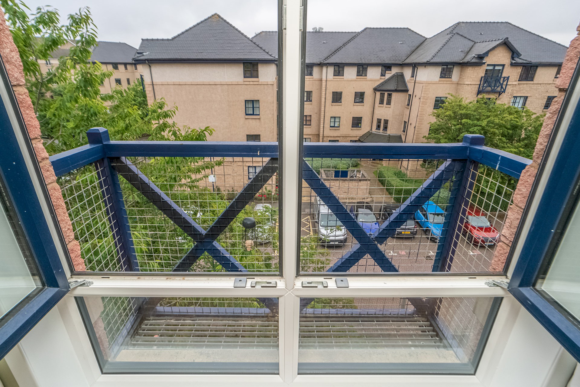 Cosy Murrayfield flat - Pass the Keys in 16/20 Russell Gardens EH12 5PP - Property image 17 - VivreStays