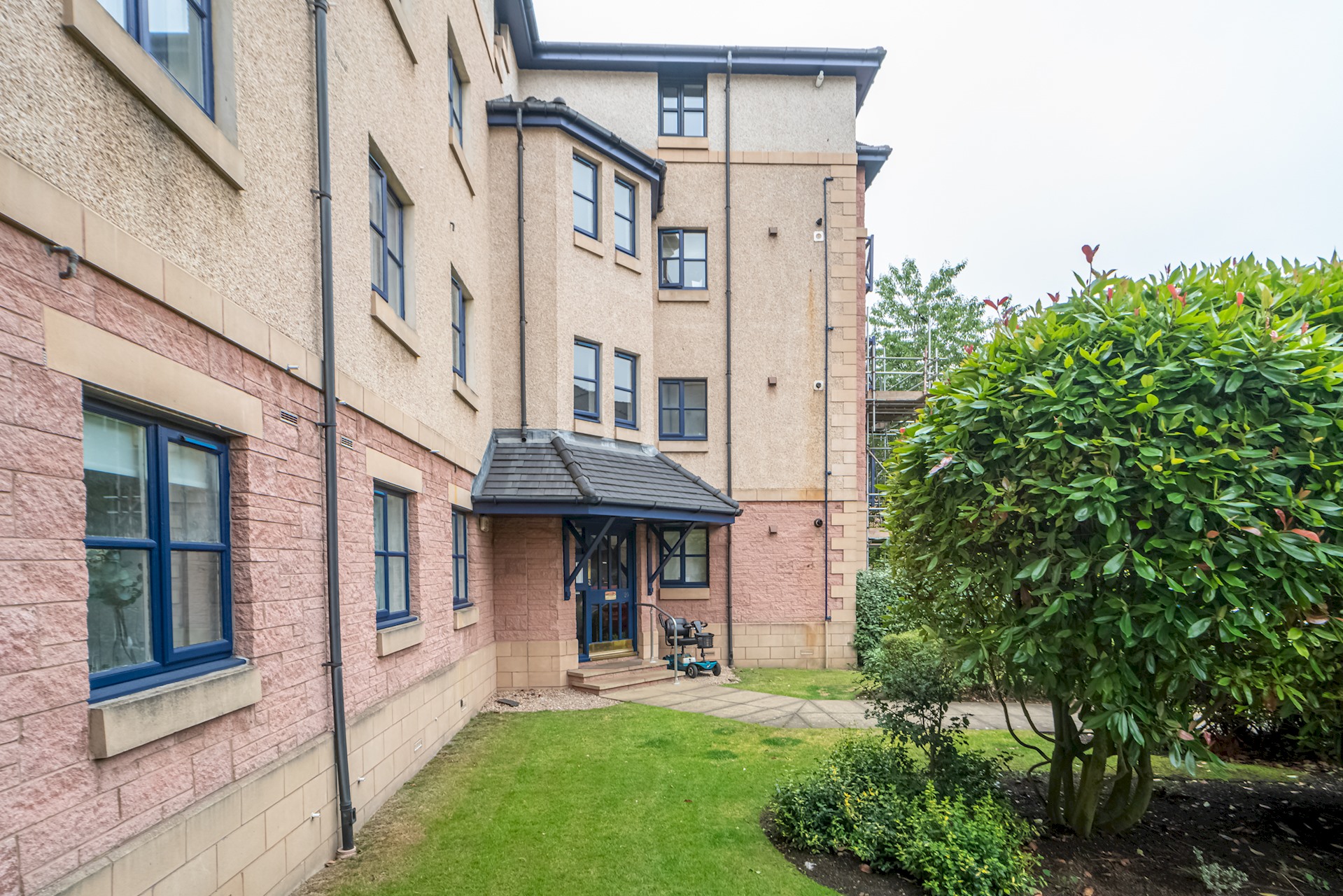 Cosy Murrayfield flat - Pass the Keys in 16/20 Russell Gardens EH12 5PP - Property image 26 - VivreStays
