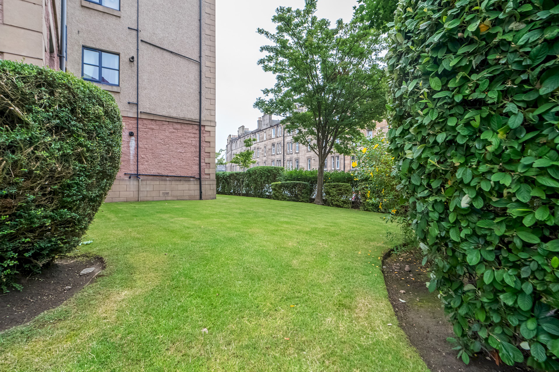 Cosy Murrayfield flat - Pass the Keys in 16/20 Russell Gardens EH12 5PP - Property image 30 - VivreStays