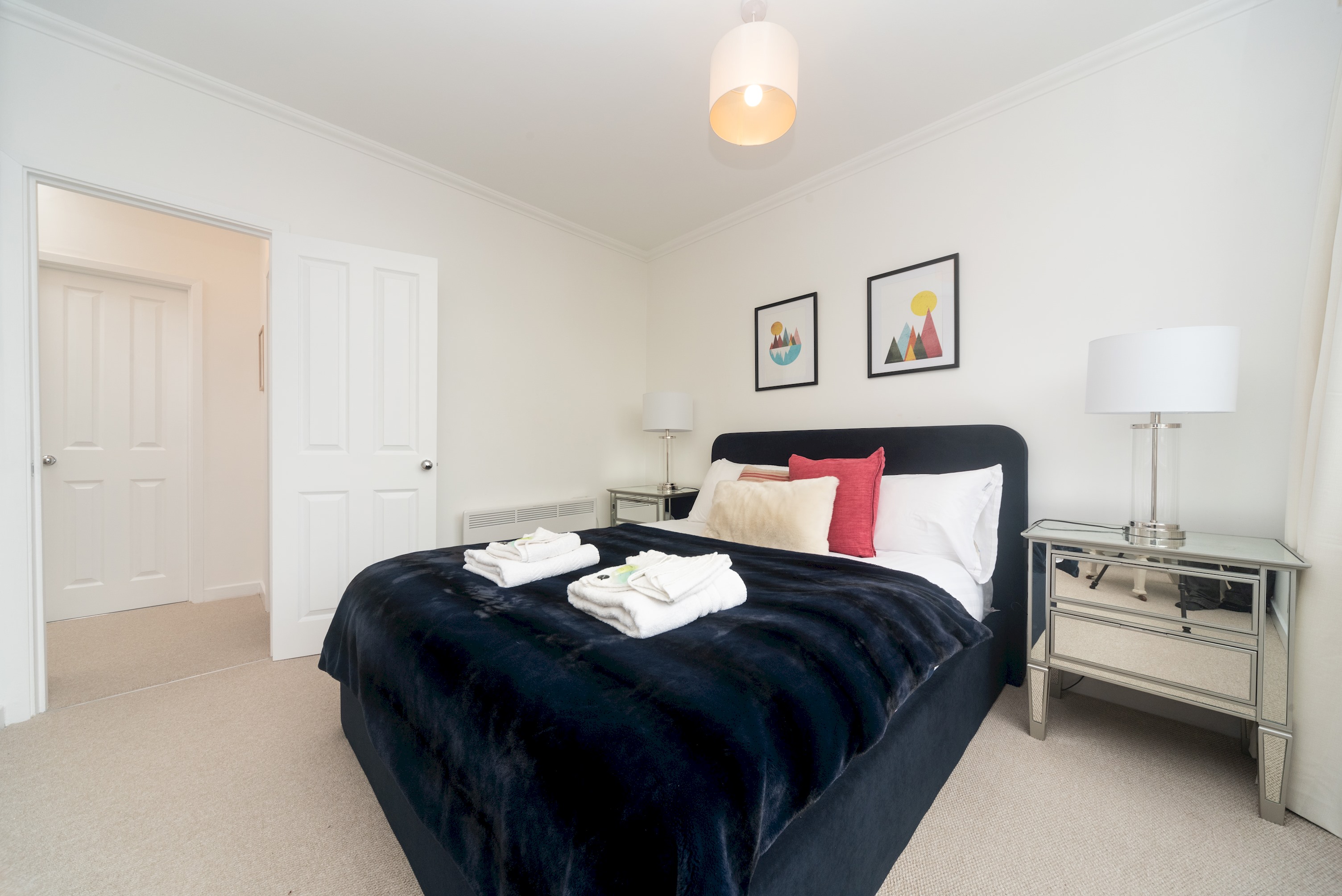 Fulham 2BR Flat | Clean, Quiet & Spacious - Pass the Keys in Flat 5, 117-121 Wandsworth Bridge Rd, SW6 2TP - Property image 6 - VivreStays