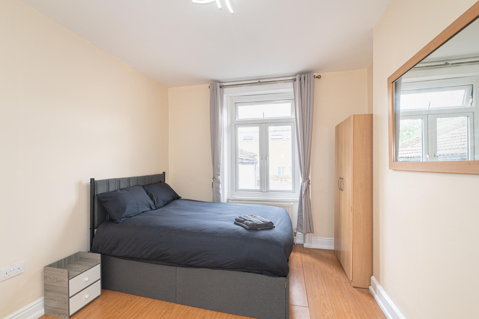 Spacious 4BR Home Near Wimbledon & Central London - Pass the Keys in 204 Merton Rd SW18 5SW - Property image 2 - VivreStays